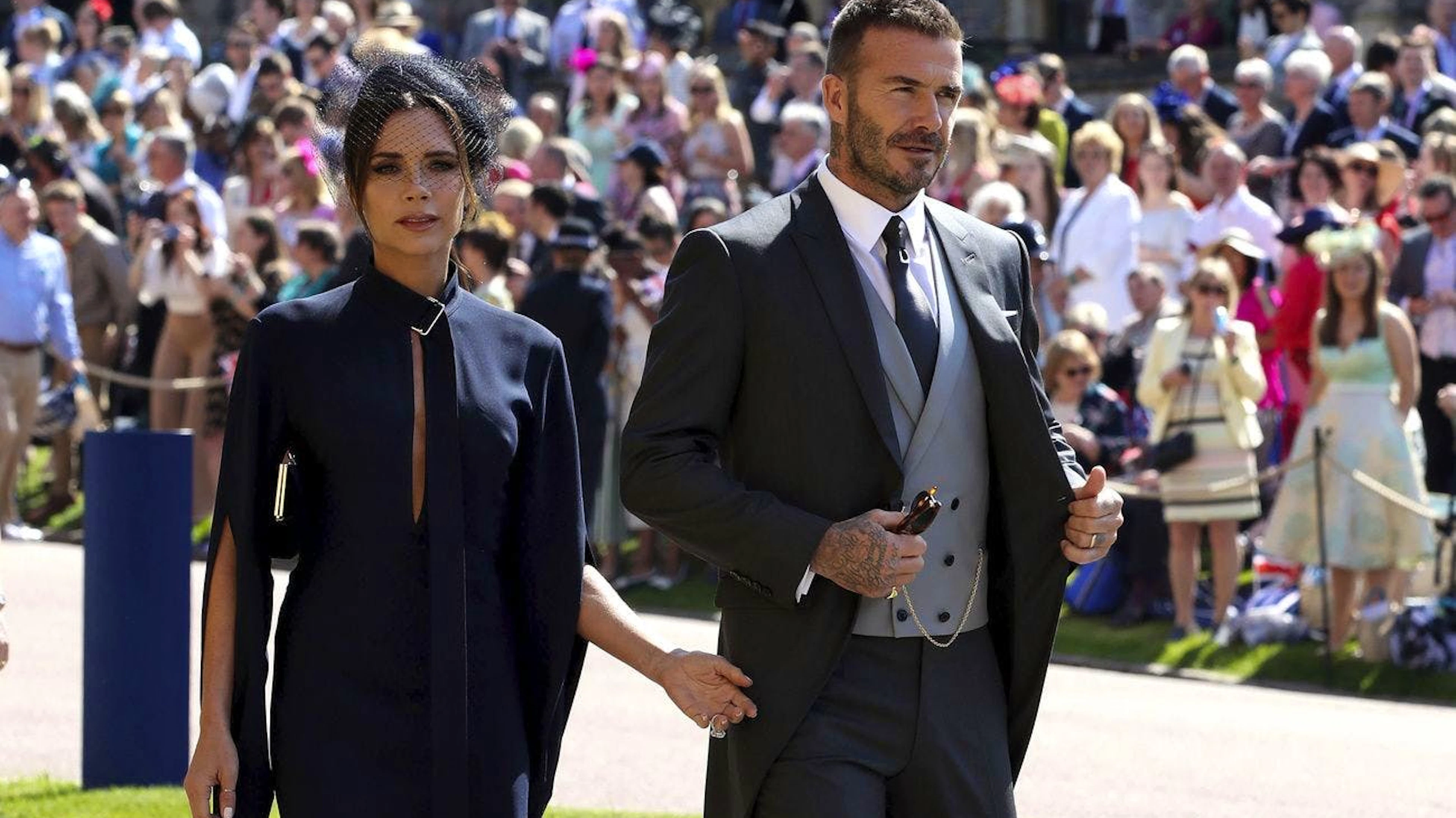 David und Victoria Beckham besuchten 2018 die Hochzeit von Harry und Meghan. Doch schon da haben es zwischen ihnen und den Royals gekriselt.&nbsp;