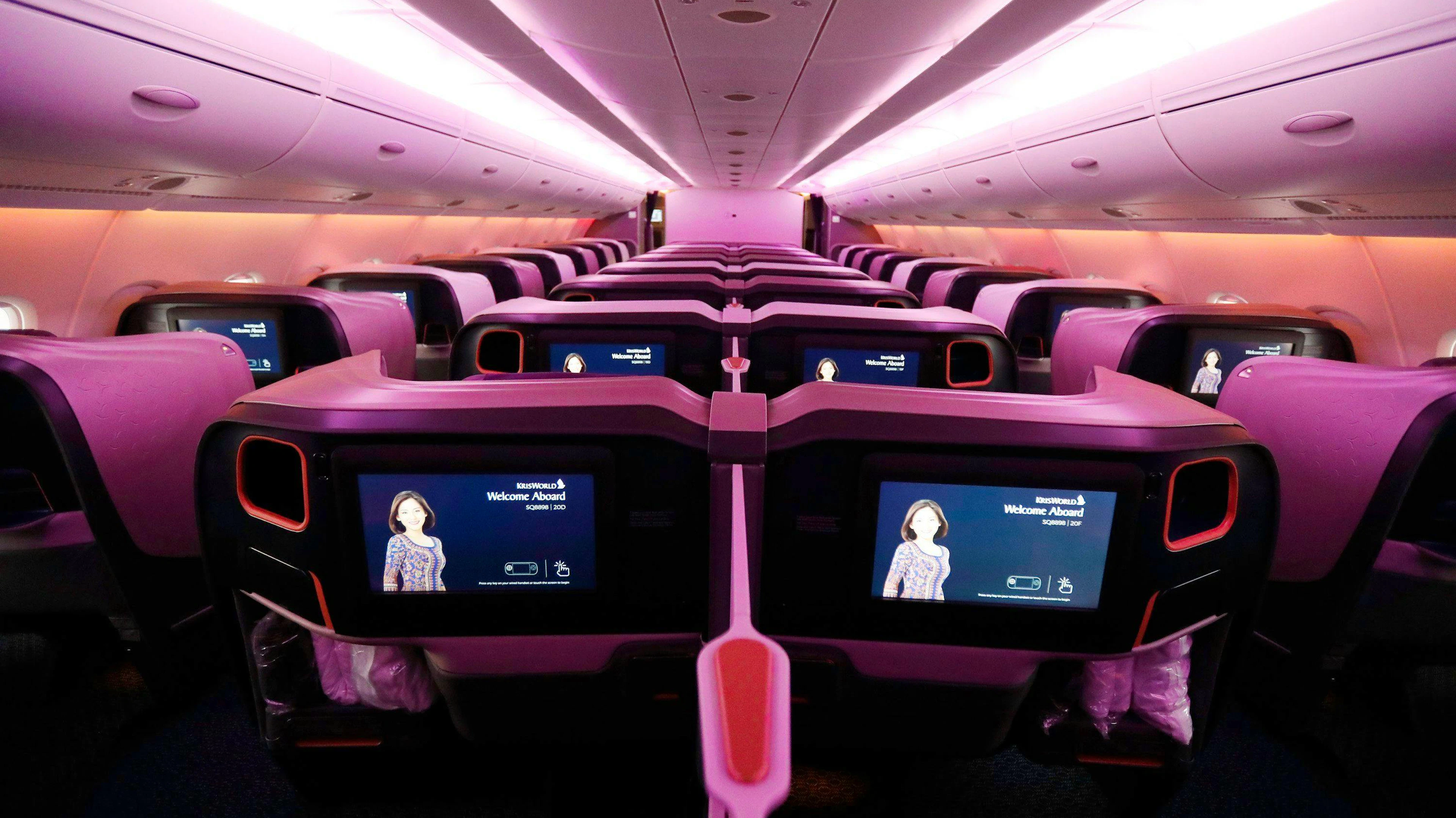 Sitze in der Business- oder First-Class verursachen vier- bis fünfmal höhere CO₂-Emissionen als in der Economy.