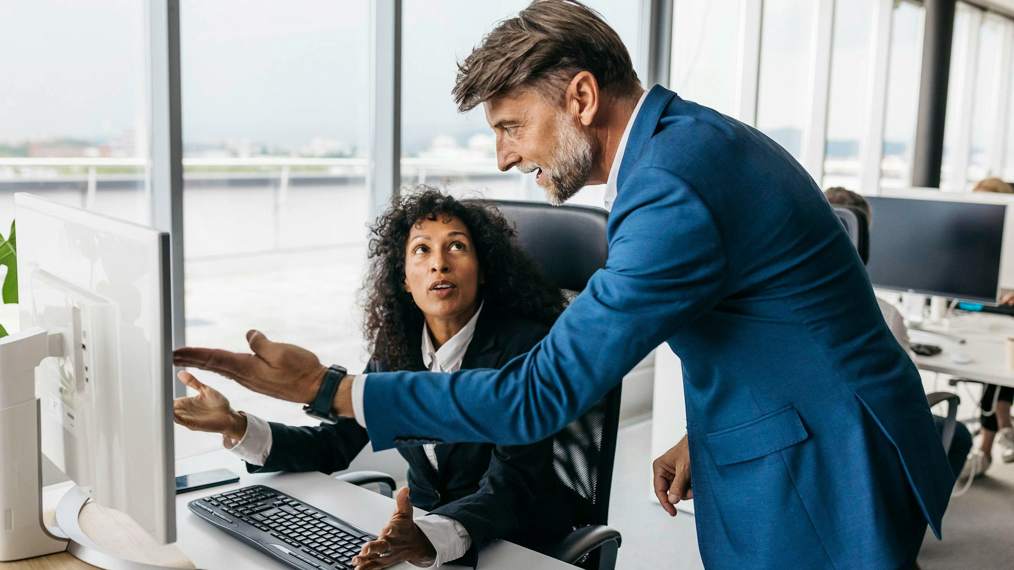 Certains managers utilisent les cris et les humiliations comme outils de management pour faire obéir ou asseoir leur autorité.