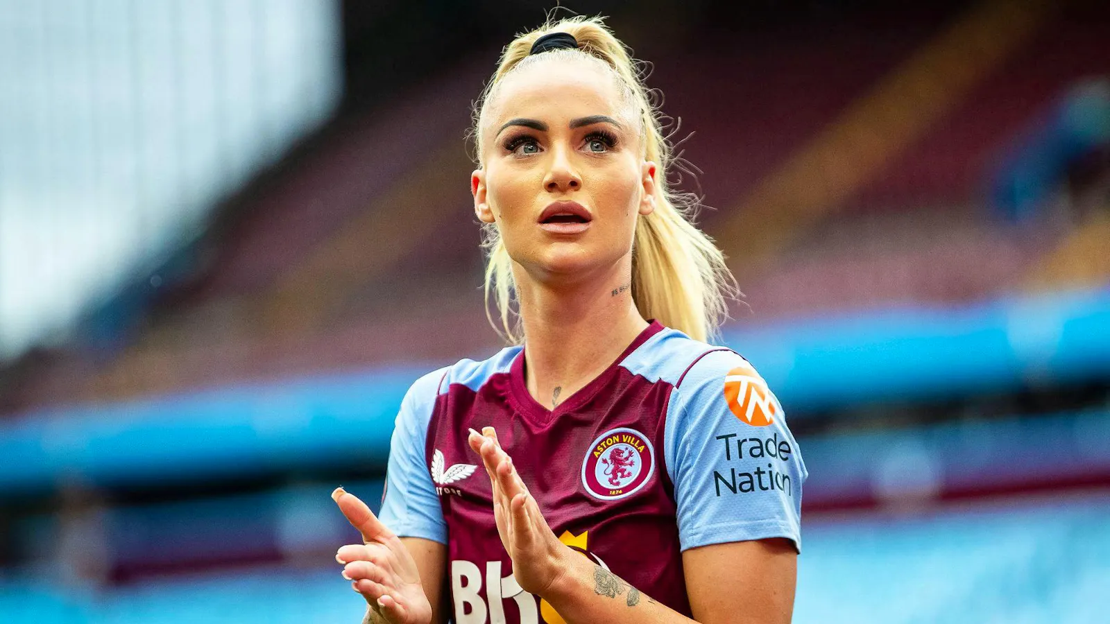 Fussball-Star bot Alisha Lehmann 100'000 für eine Nacht