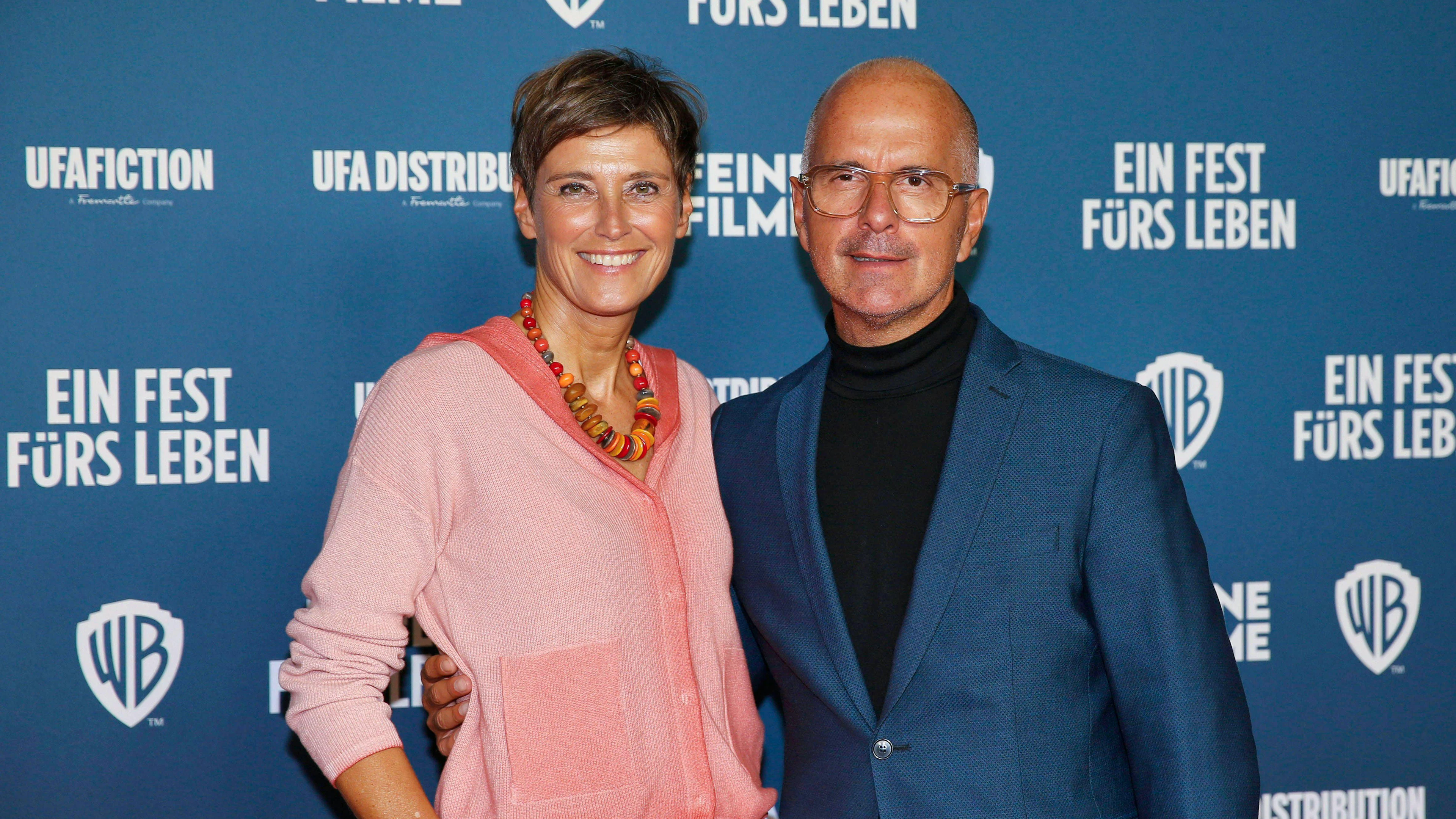 Natürlich hat Herbst auch seine Ehefrau Gisi mit an die Premiere genommen. Sie sind seit 2012 verheiratet – Kinder haben sie keine.