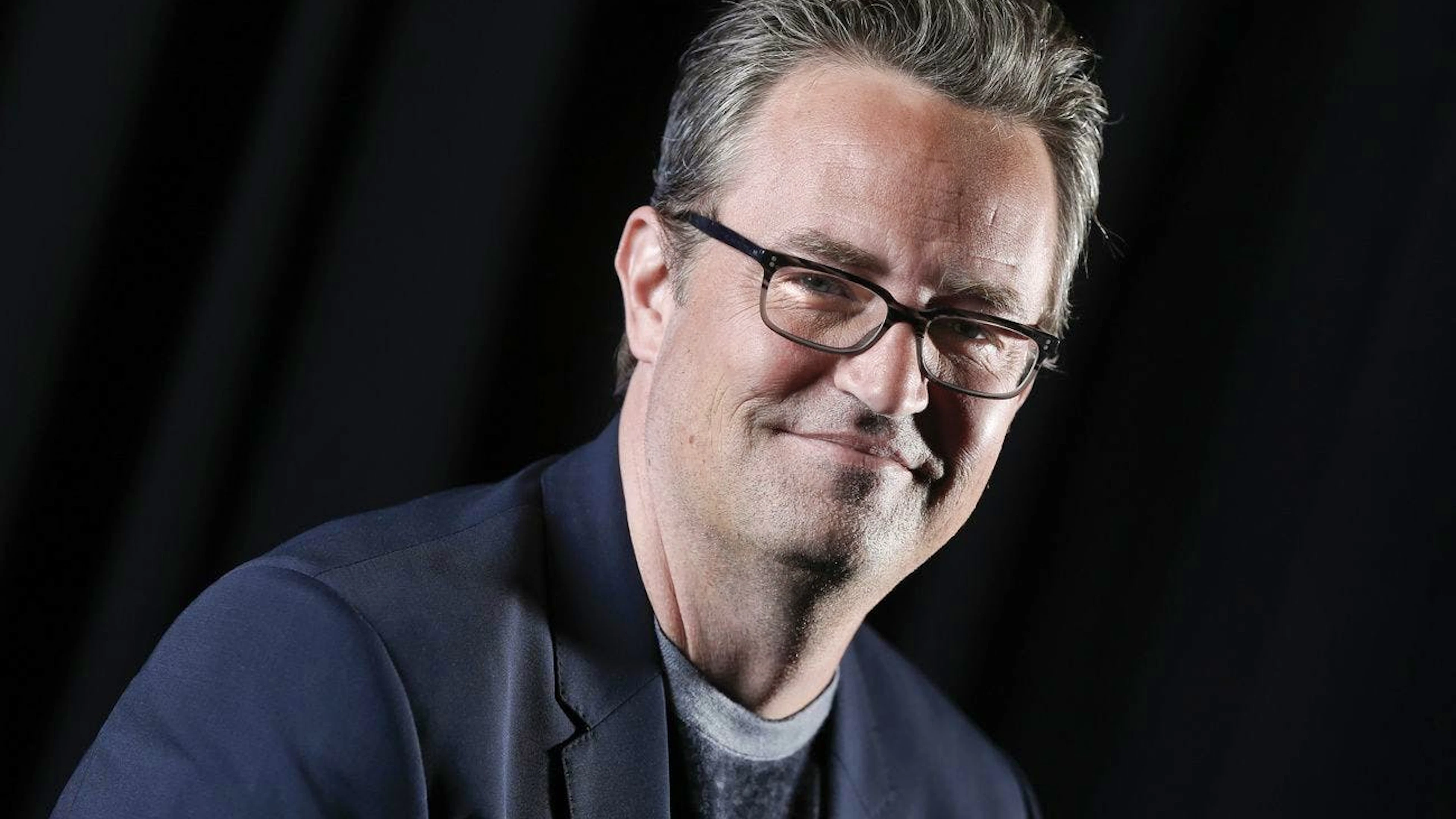La famille de Matthew Perry a commémoré le premier anniversaire de sa mort.
