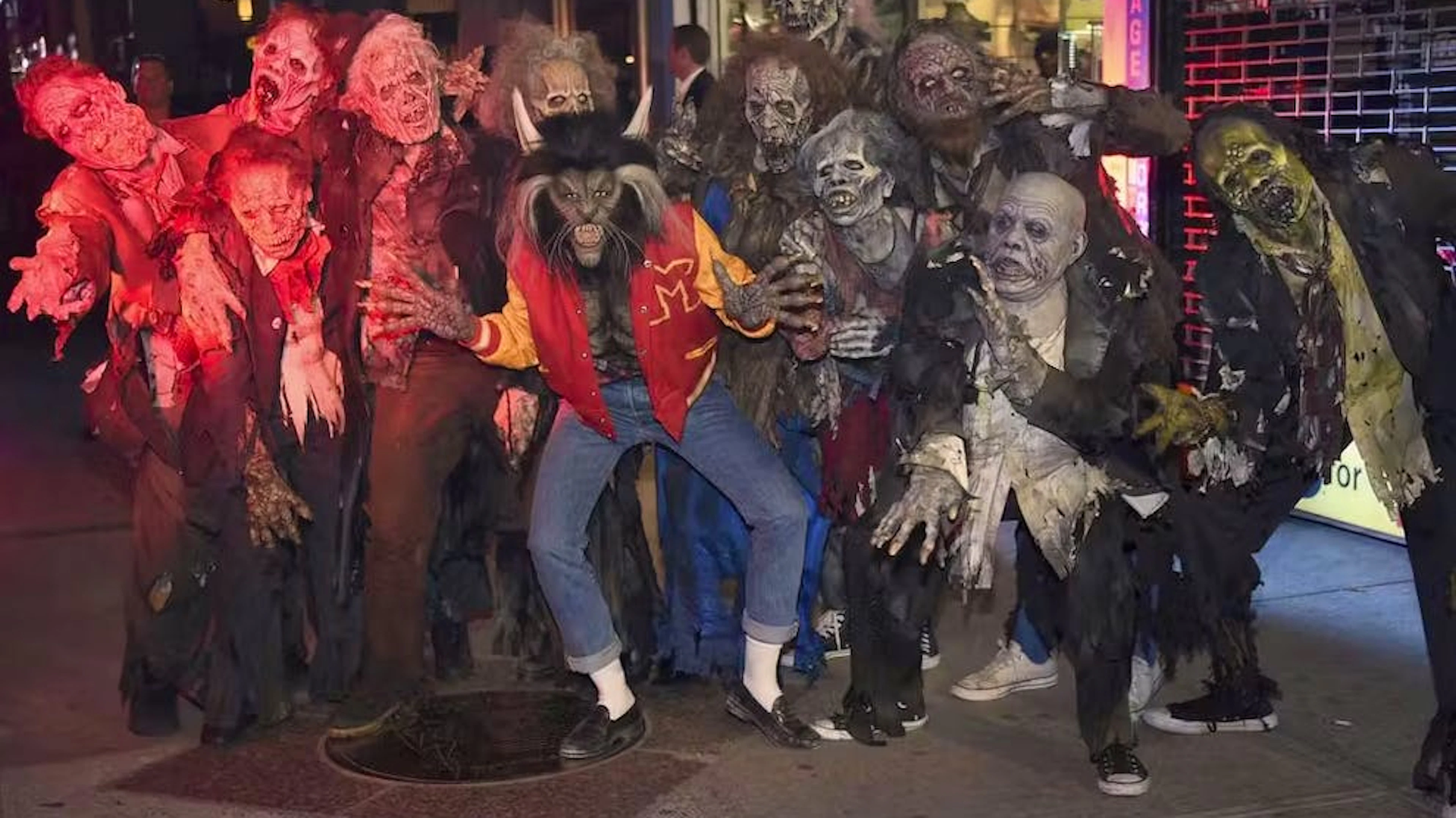 Le suspense a une fin! dans la nuit du 31 octobre, la reine d'Halloween s'est transformée en loup-garou, un déguisement inspiré par le clip Thriller de Michael Jackson où un loup-garou danse avec des zombies dans la nuit…