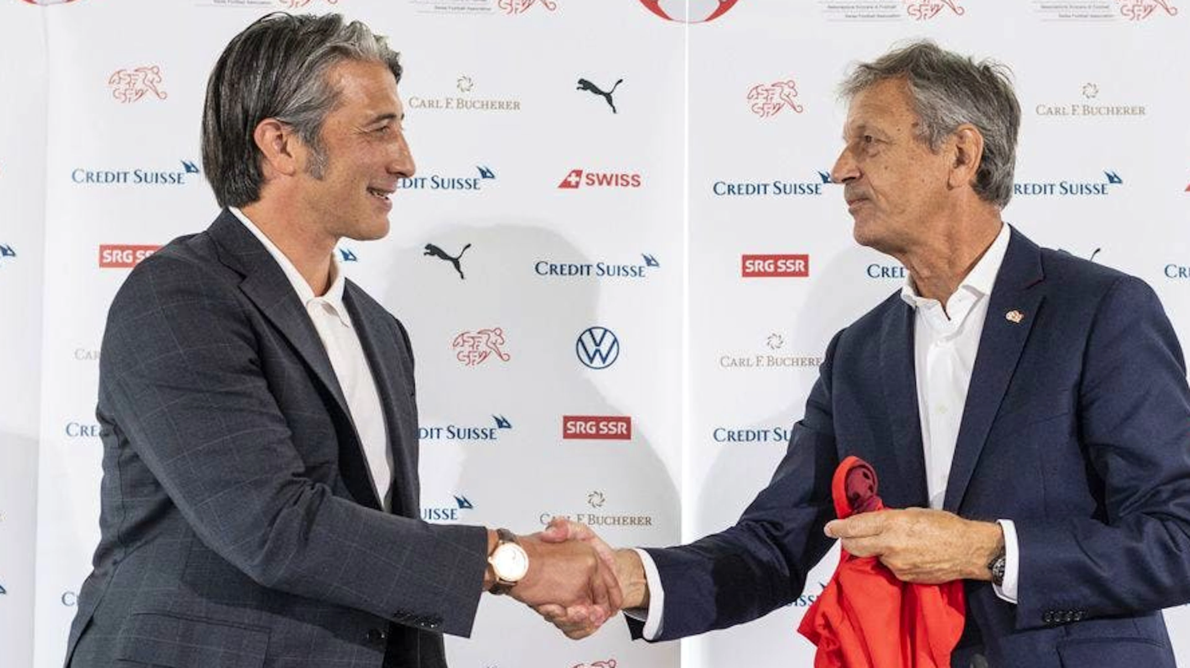 Murat Yakin und Verbandspräsident Dominique Blanc im August 2021, als Yakin als neuer Nati-Coach vorgestellt wurde.
