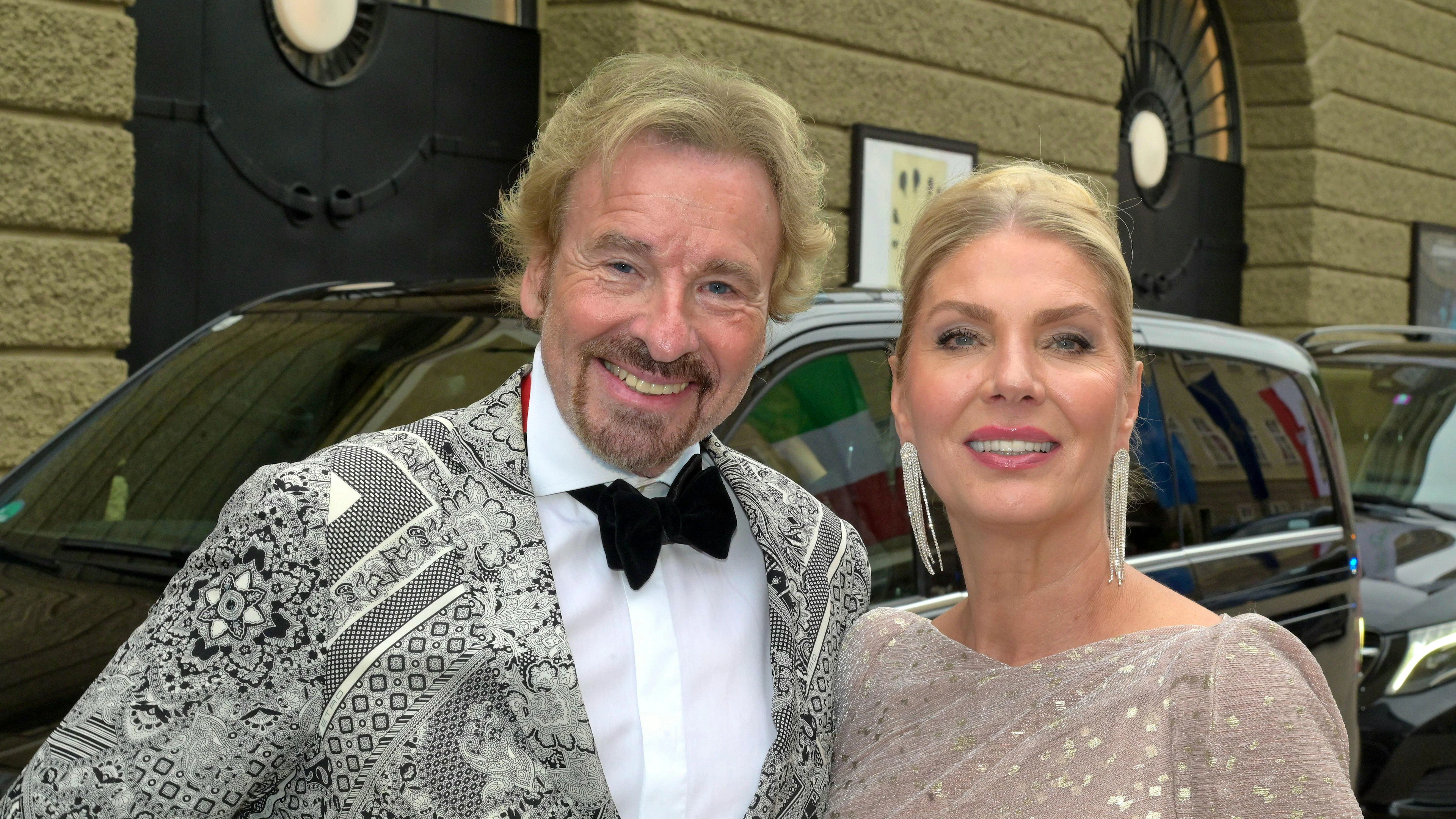 Thomas Gottschalk und seine Freundin Karina Mross: Der Entertainer nimmt nach seiner letzten Sendung den Hut.