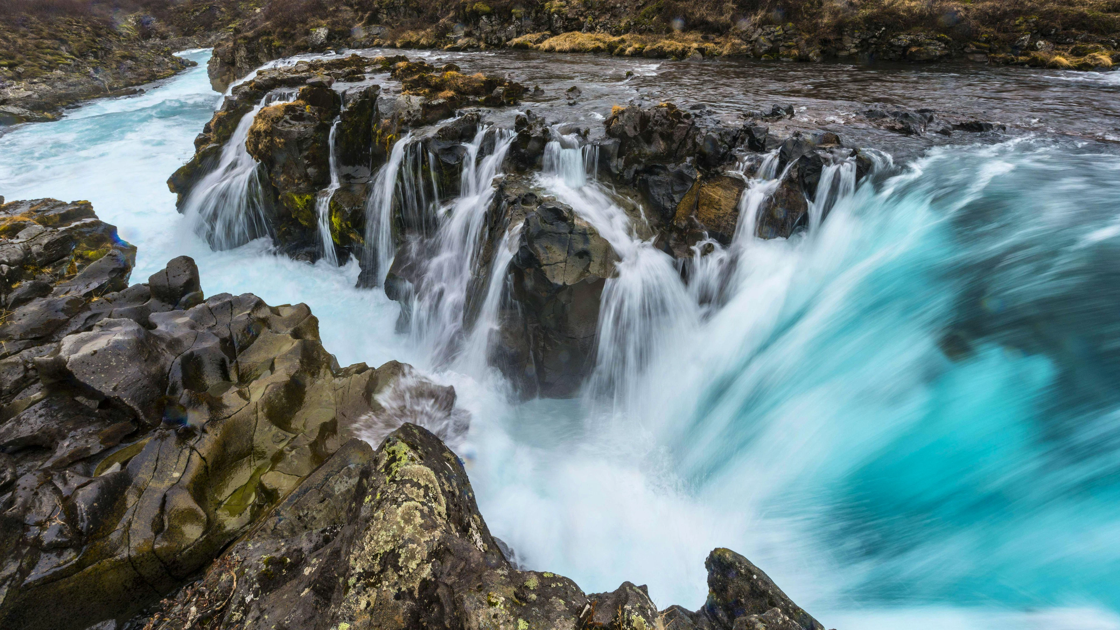 Islands Landschaft ist gespickt mit tosenden Wasserfällen, spuckenden Geysiren, weitem Eis und hohen Vulkanen.&nbsp;&nbsp;Das Land im Norden Europas belegt Platz neun.&nbsp;