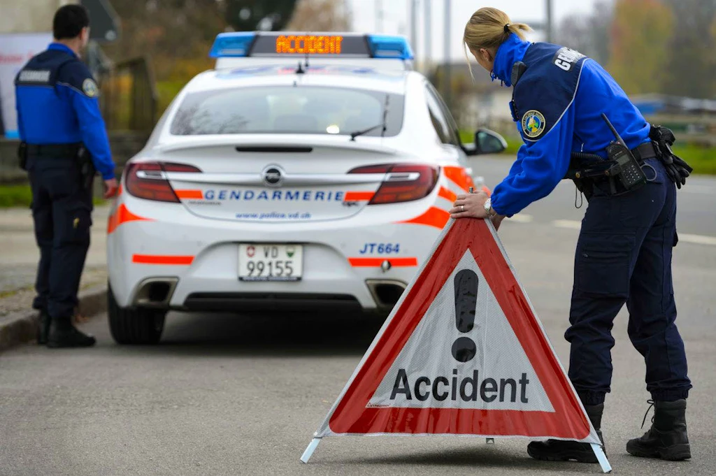 Flugzeug stürzt im Waadtland ab – Pilot stirbt