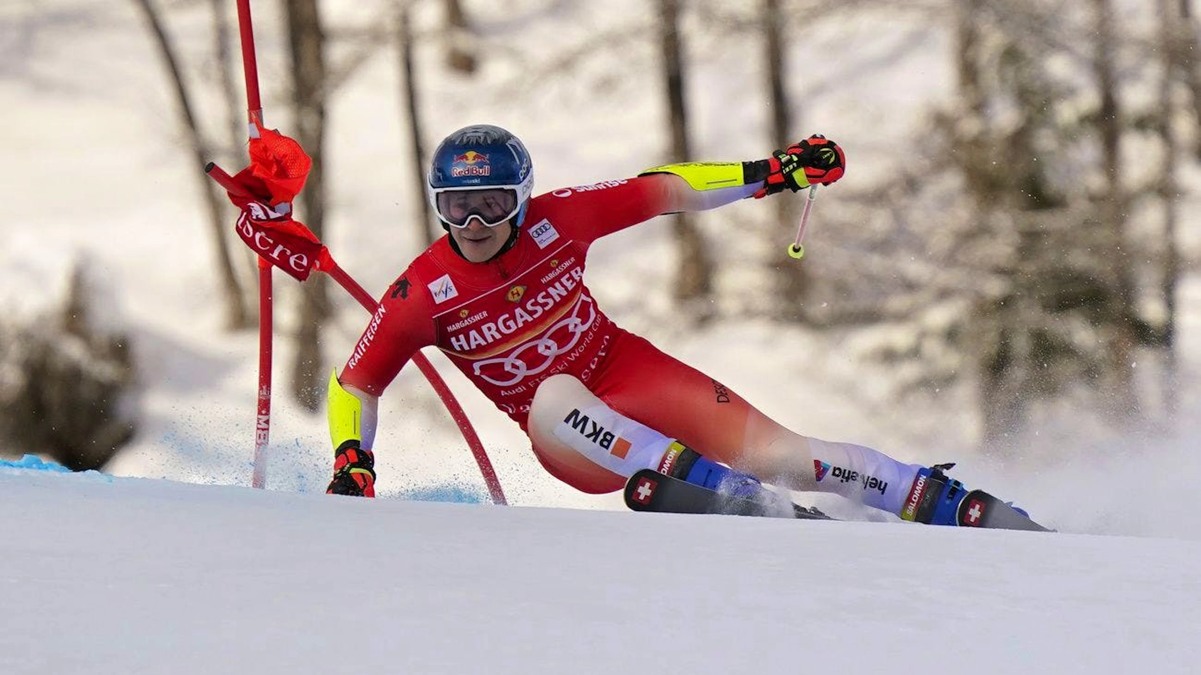 Marco Odermatt a signé le meilleur temps de la première manche du géant de Val d’Isère.