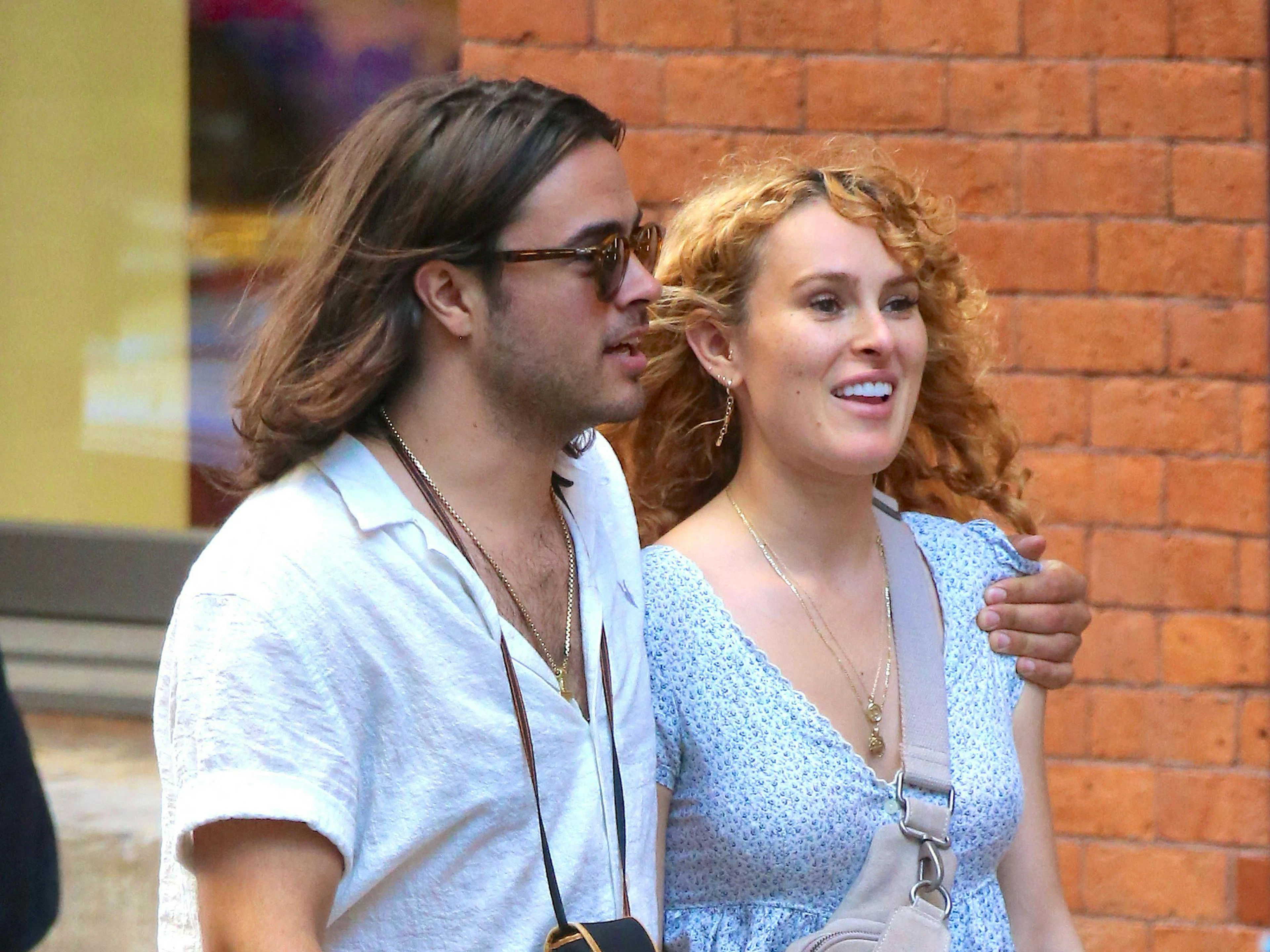 Rumer Willis e Derek Richard Thomas sono felici della nascita della figlia Louetta Isley Thomas Willis.