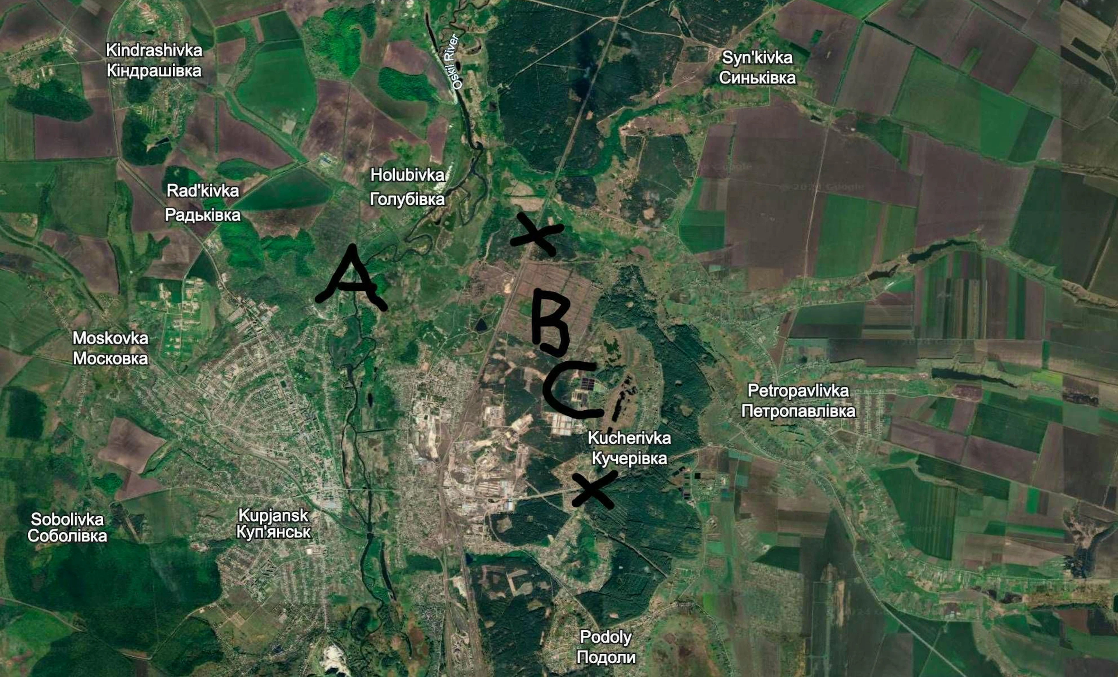 Der Fluss Oskil (A), weite Felder (B) und Sümpfe (C) sowie die wenigen Zufahrtsstrassen (X) erleichtern die Verteidigung von Kupjansk.