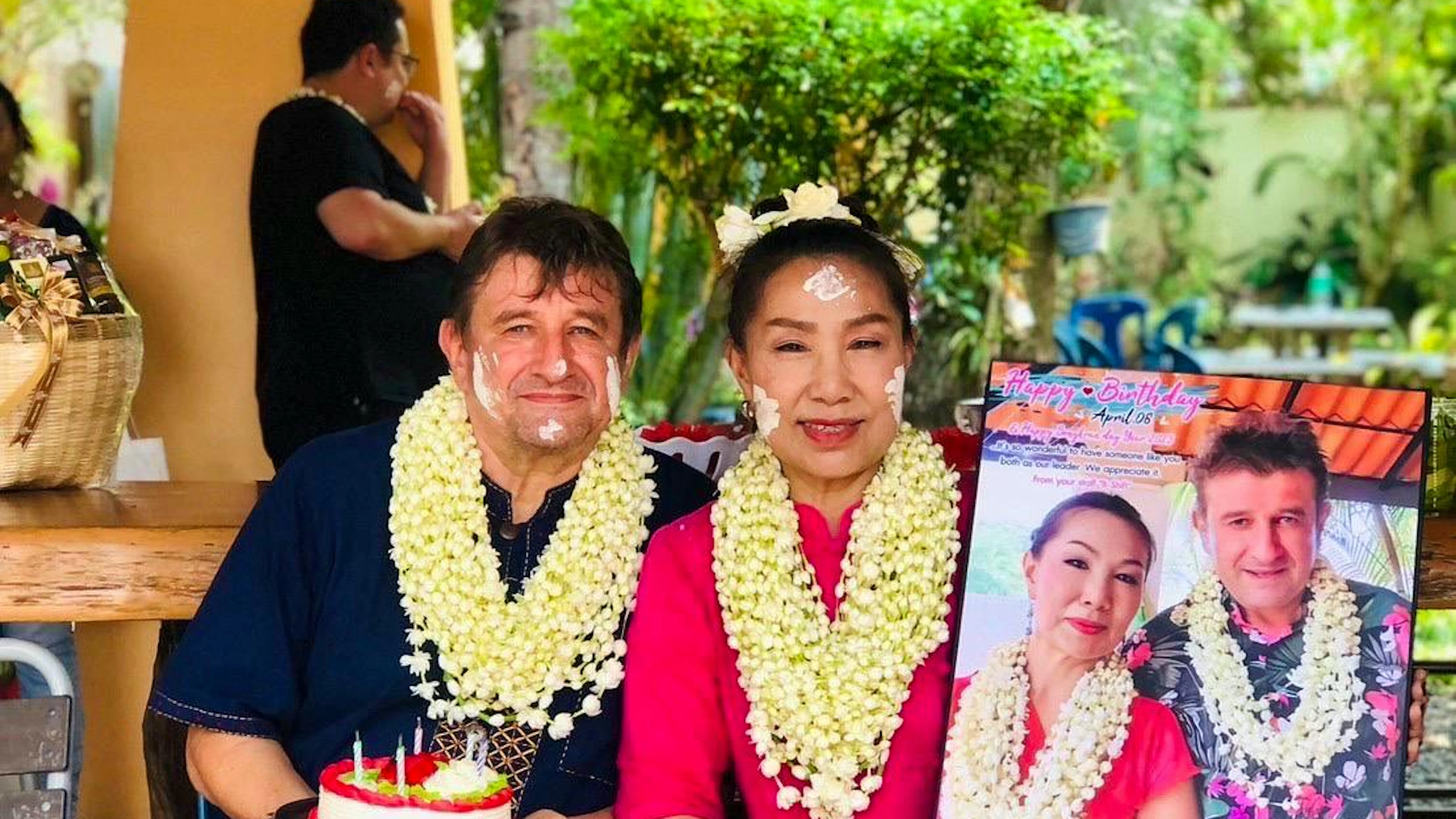 Martin Woodtli eröffnete die Wohngemeinschaft vor 20 Jahren in Chiang Mai. Die Anlage betreibt er mit seiner thailändischen Frau Nyd. Er gilt als Pionier in Sachen Demenzbetreuung in Thailand.&nbsp;