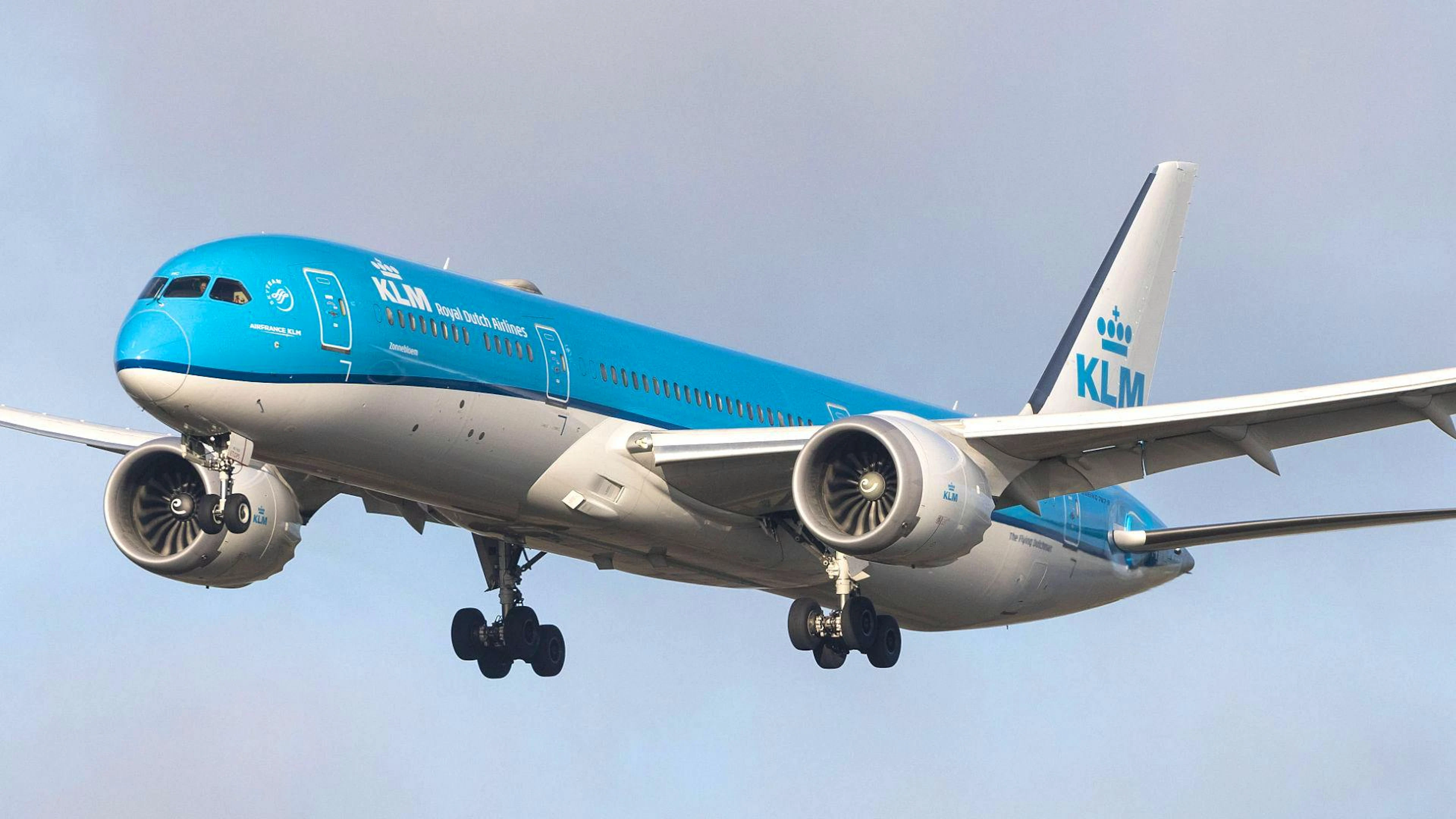 Eine Maschine der Fluggesellschaft KLM versuchte beim Anflug vergeblich, den Tower in Paramaribo, Suriname, zu erreichen.