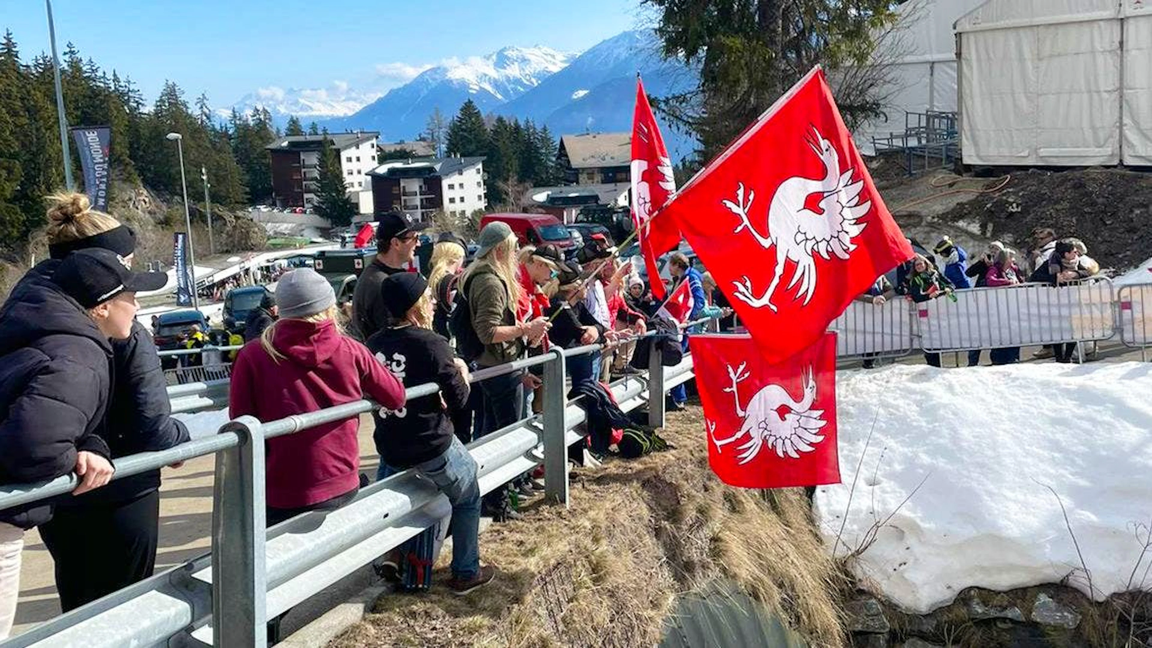Le fan’s club de Noémie Kolly a mis l’ambiance à Crans-Montana samedi.