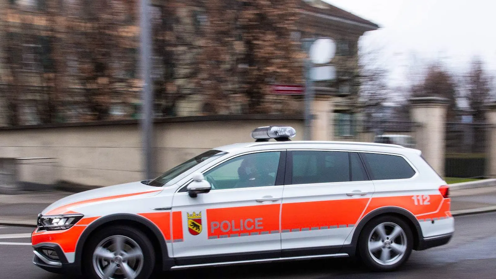 Velofahrer (23) zeigt Mittelfinger – Polizei setzt zur Verfolgung an