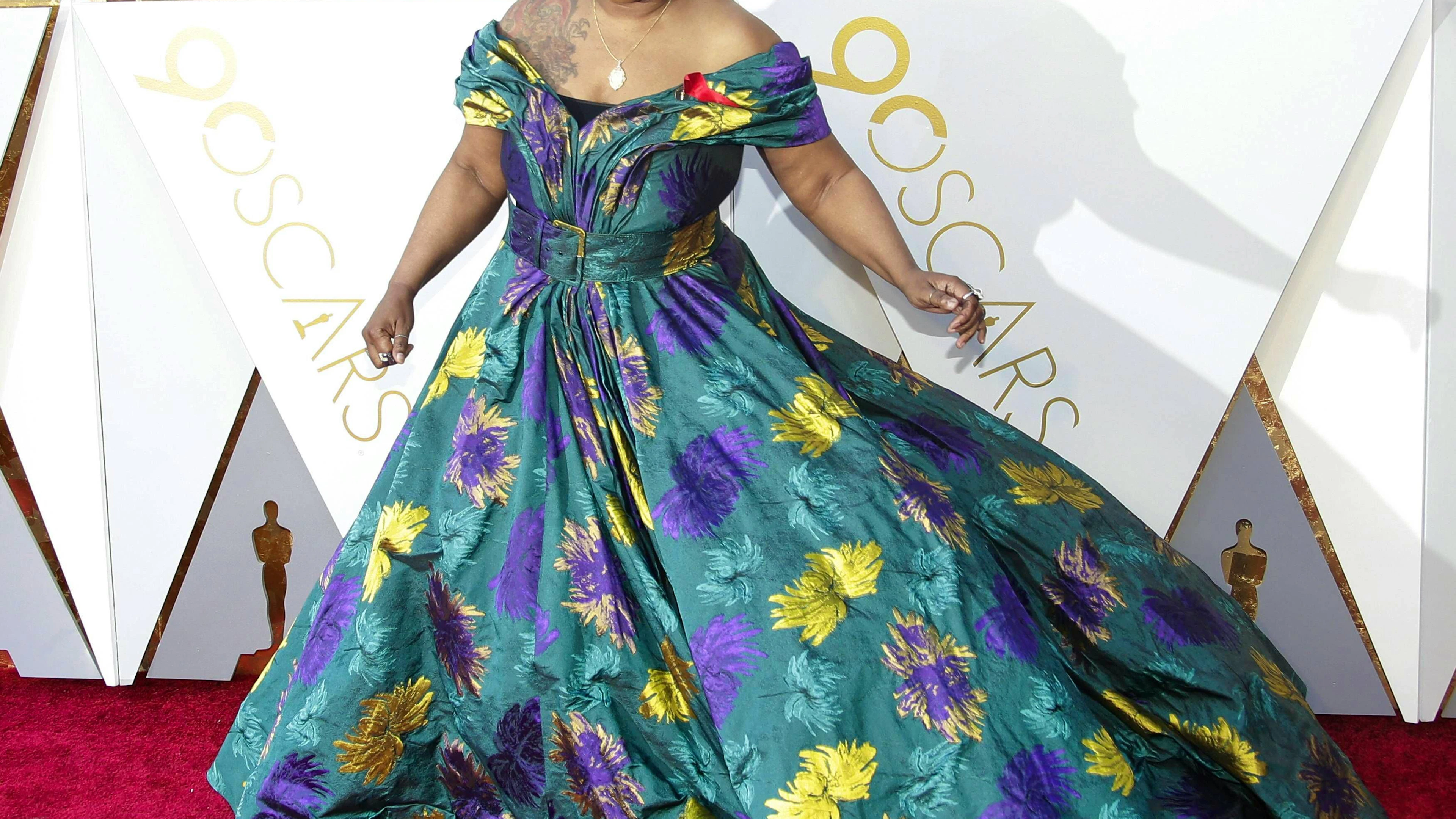 2018: Das Design von Whoopie Goldbergs Oscar-Kleid erinnert an die Tapete aus Grosis Stube. Die Kreation stammt von Designer Christian Siriano.