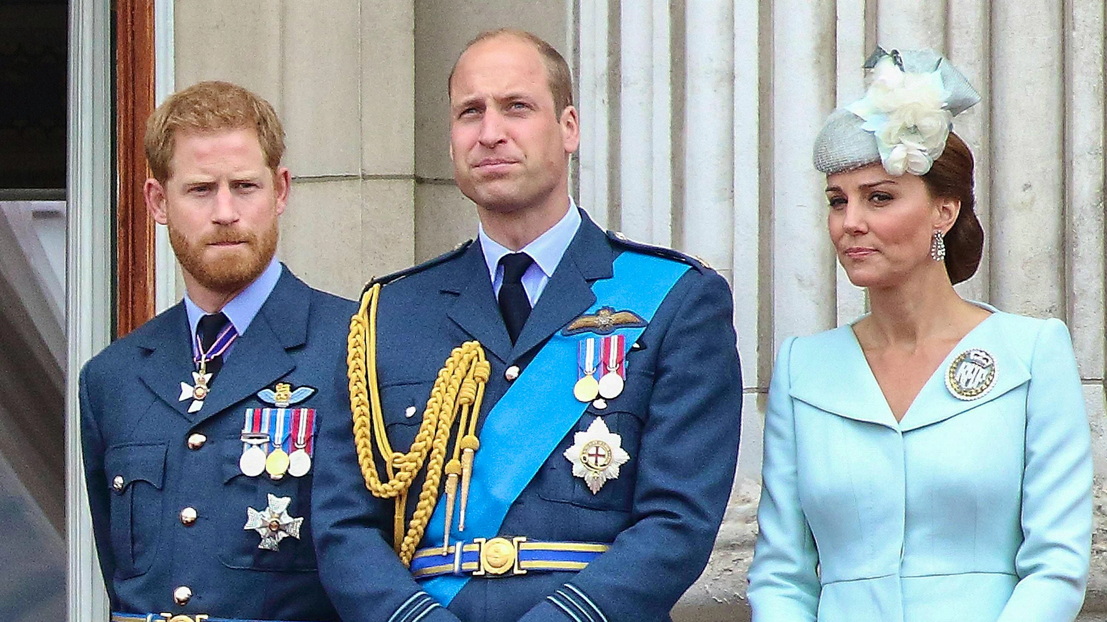 Weil neben Charles auch Kate aus gesundheitlichen Gründen ausfällt, soll Harry willig gewesen sein, den Royals zu helfen. William hat dem einen Riegel vorgeschoben.