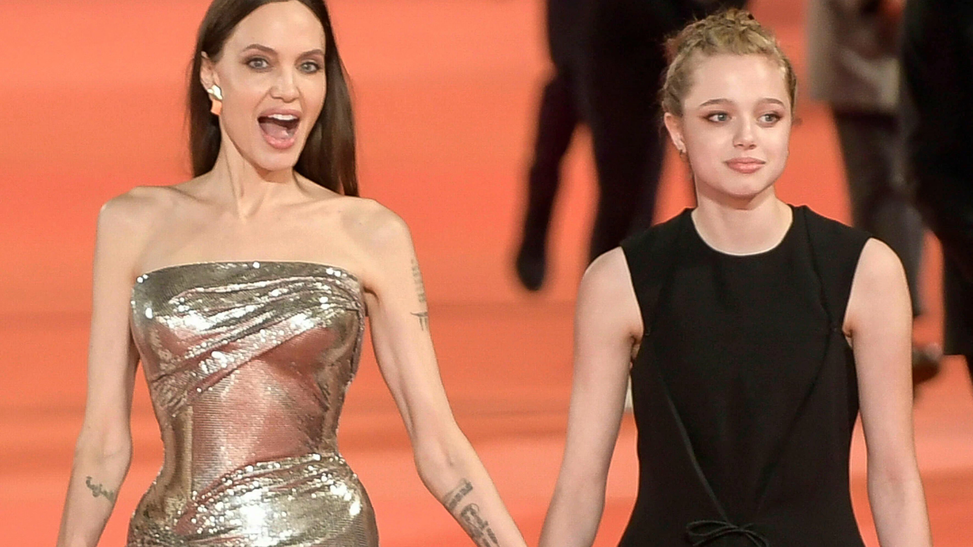Angelina Jolie und Tochter Shiloh Jolie-Pitt an einer Filmpremiere in Rom im Oktober 2021.