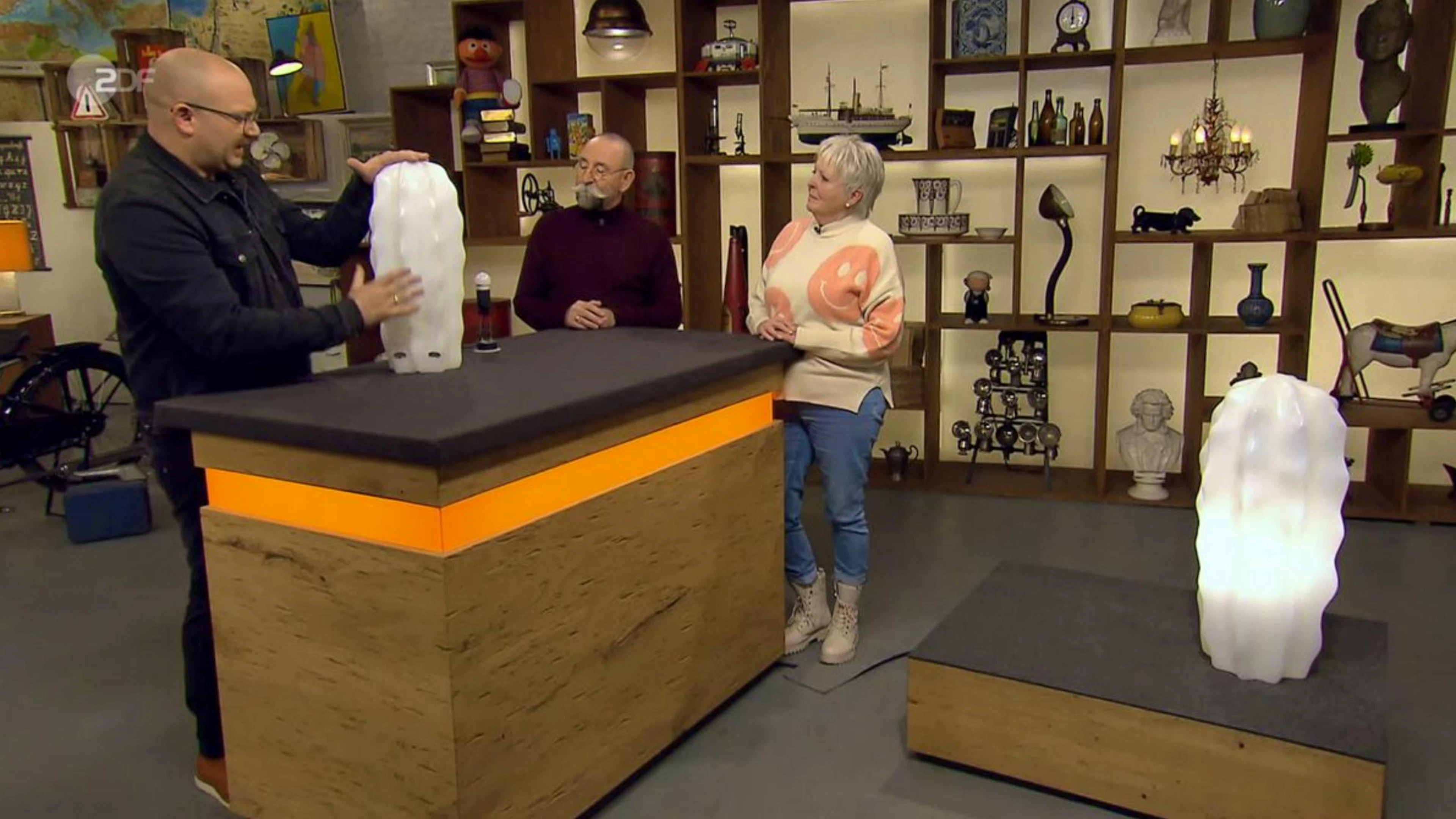 600 Euro (590 Franken) wünschte sich Heide für ihre Designerleuchten. Experte Sven Deutschmanek empfahl nur 500 Euro (490 Franken).
