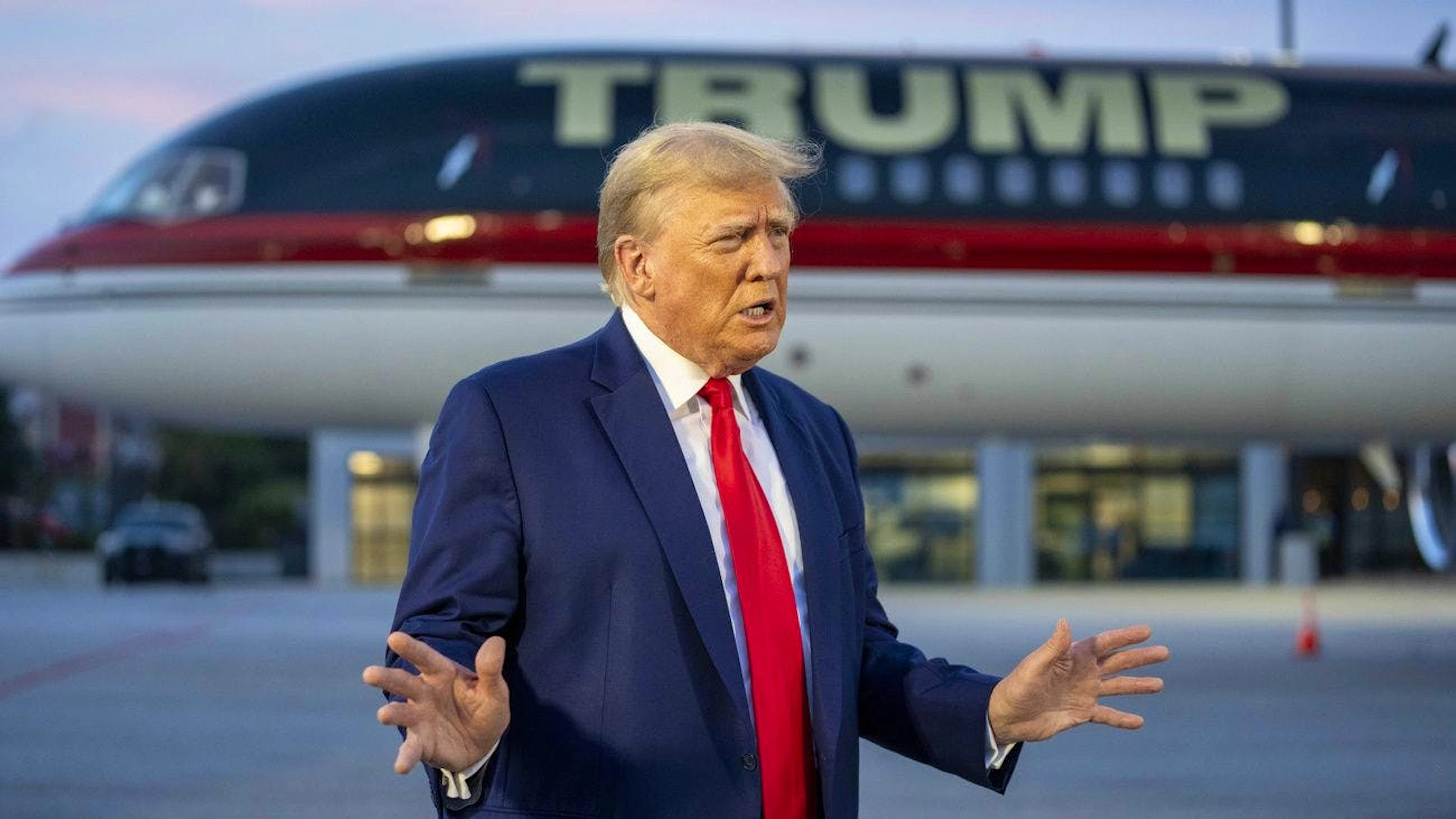 Donald Trump nach einer Wahlkampfveranstaltung im US-Bundesstaat Georgia. (Archivbild)