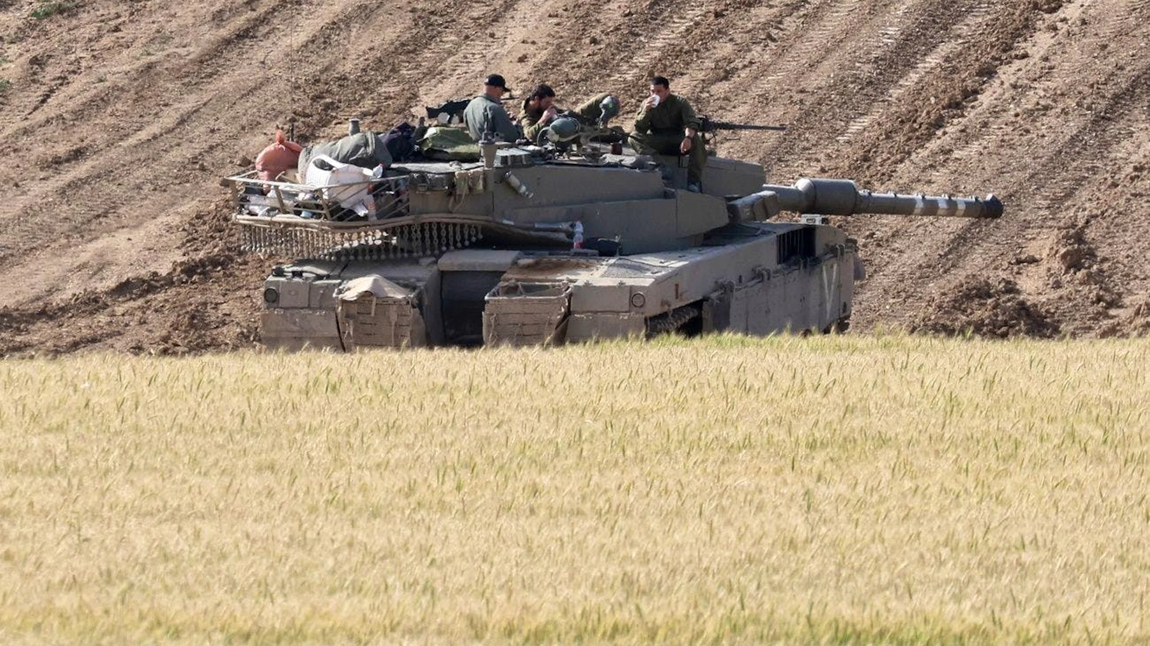 Lo hanno riferito i media spiegando che solo la Brigata Nahal è rimasta sul posto (foto d'archivio).
