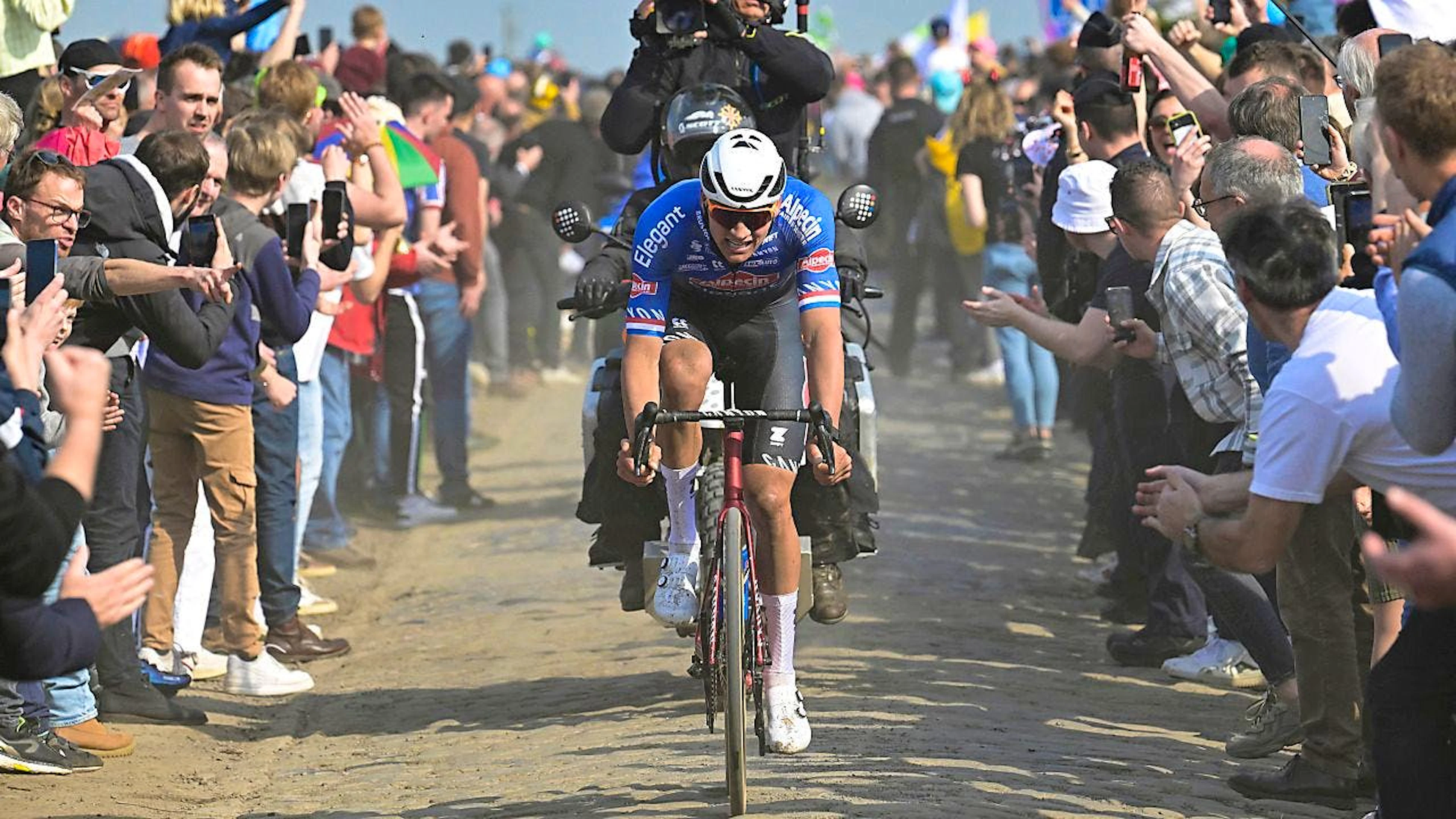 Vorjahressieger Mathieu van der Poel kommt bei Paris - Roubaix auch heuer die Rolle des grossen Favoriten zu.