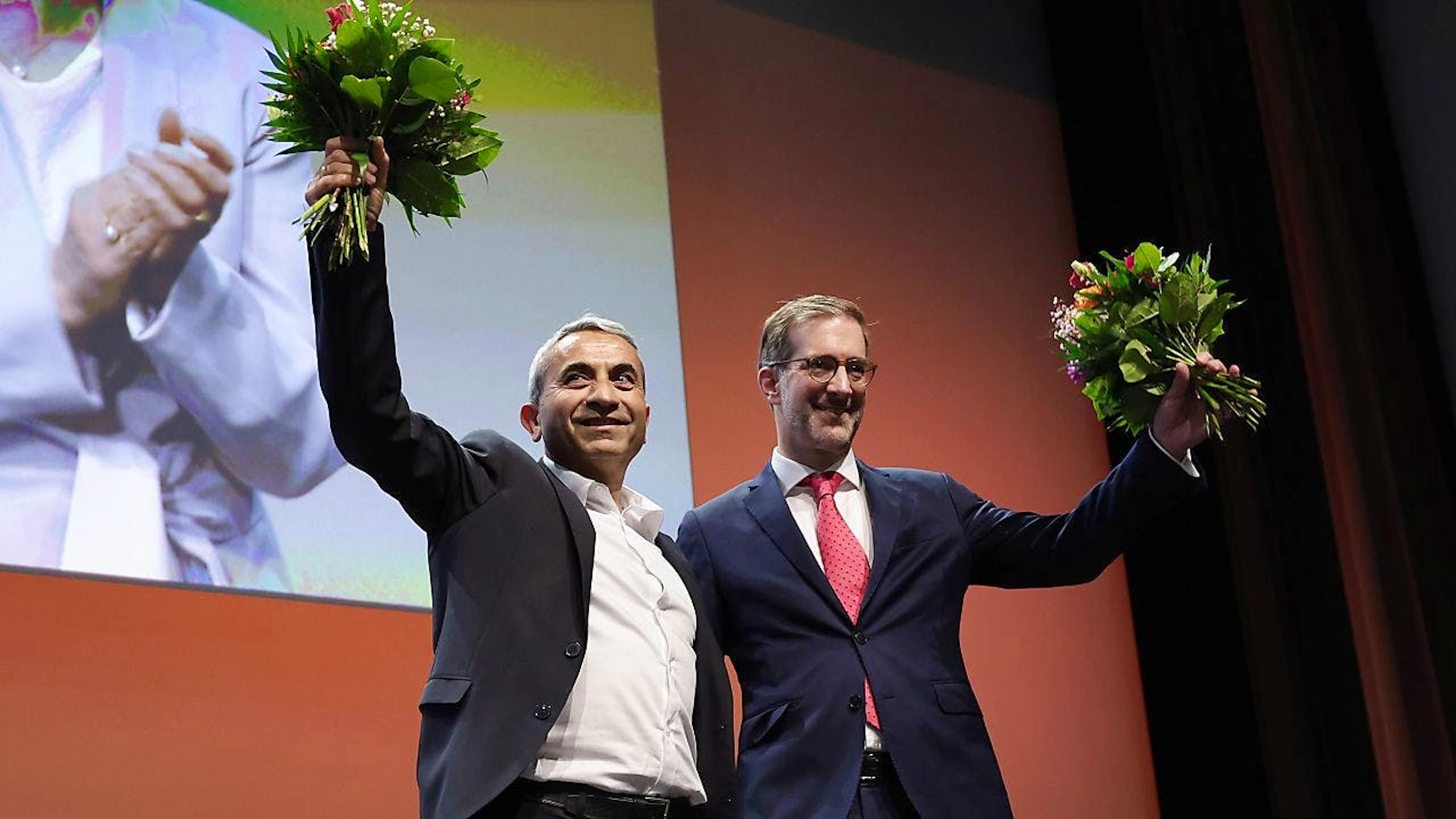Keine Überraschung bei der Departementsverteilung: Mustafa Atici (SP) wird Erziehungsdirektor (links im Bild) und damit Nachfolger des neu gewählten Regierungspräsidenten Conradin Cramer (LDP).