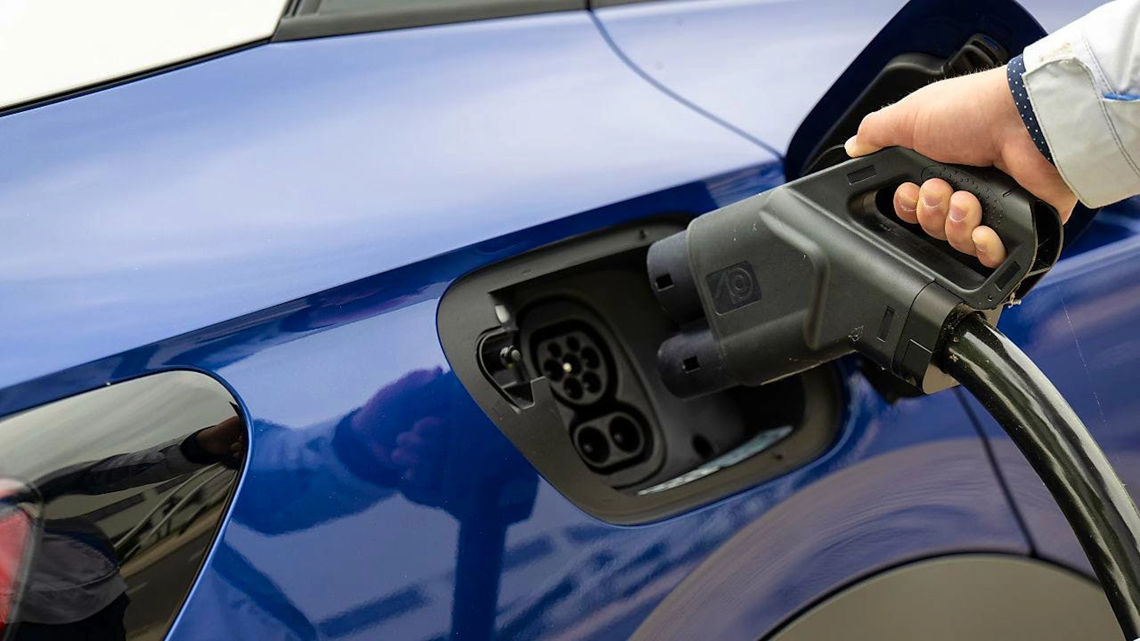 Die Revision des Motorfahrzeugsteuergesetz sah eine Erhöhung des Bonus für Elektroautos vor. (Archivbild)
