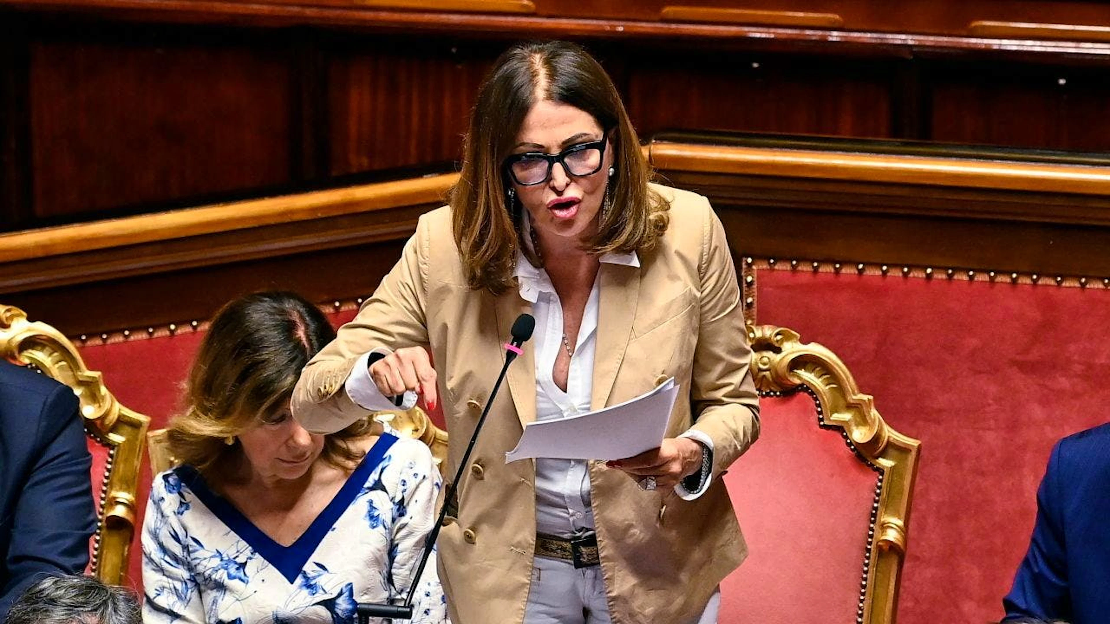 La ministra del Turismo Daniela Santanchè riferisce davanti al Senato italiano in merito alle indagini aperte nei suoi confronti per truffa. (foto d'archivio del 5 luglio 2023)