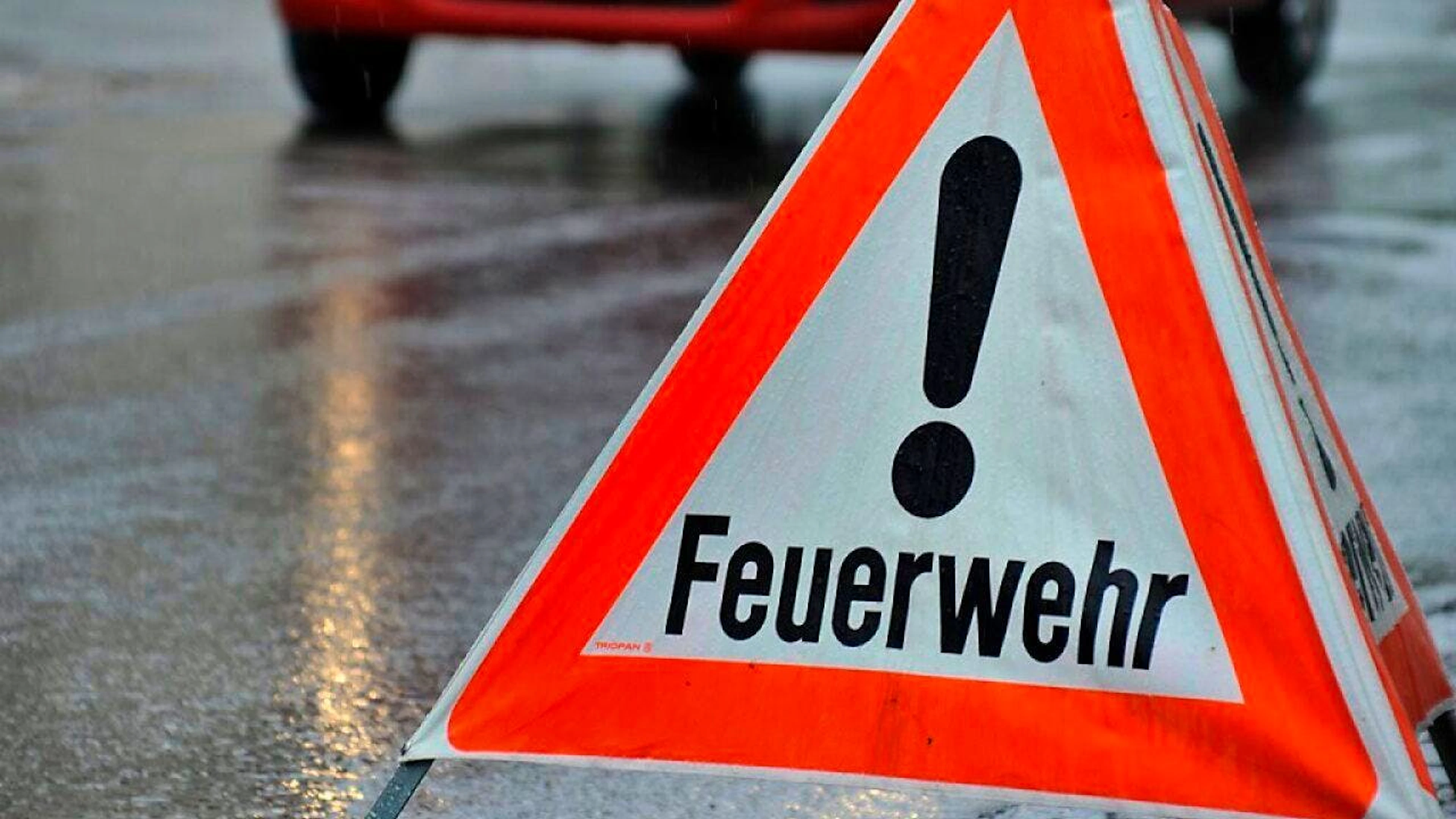 In Birsfelden BL hat es am Sonntagmorgen in einer Lagerhalle gebrannt. (Archivbild)