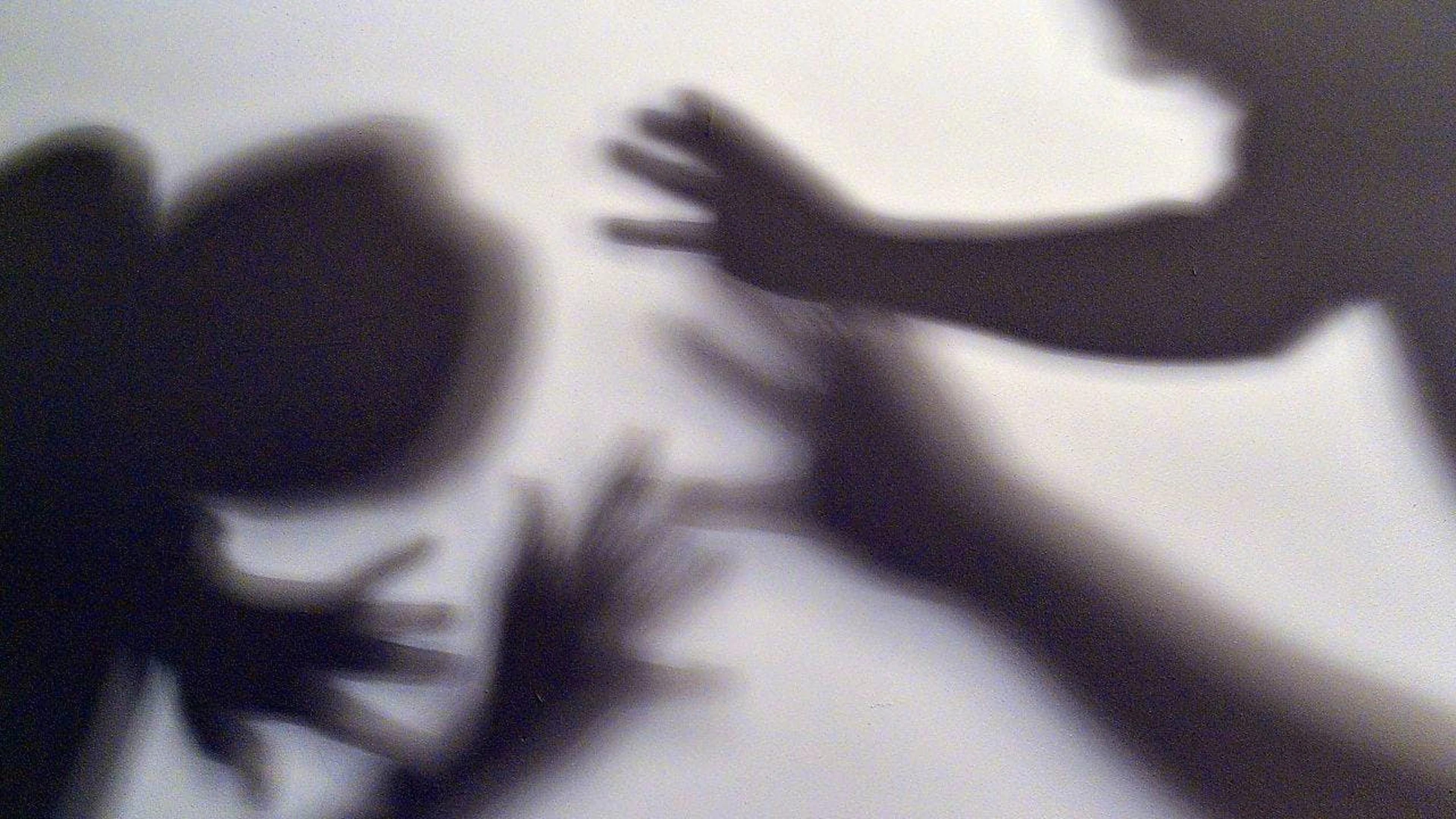 ARCHIV - In früheren Sowjetrepublik Kasachstan in Zentralasien werden Prügelattacken gegen Frauen und Kinder sowie andere häusliche Gewalt künftig als Straftat und nicht mehr nur als Ordnungswidrigkeit geahndet. Foto: Maurizio Gambarini/dpa