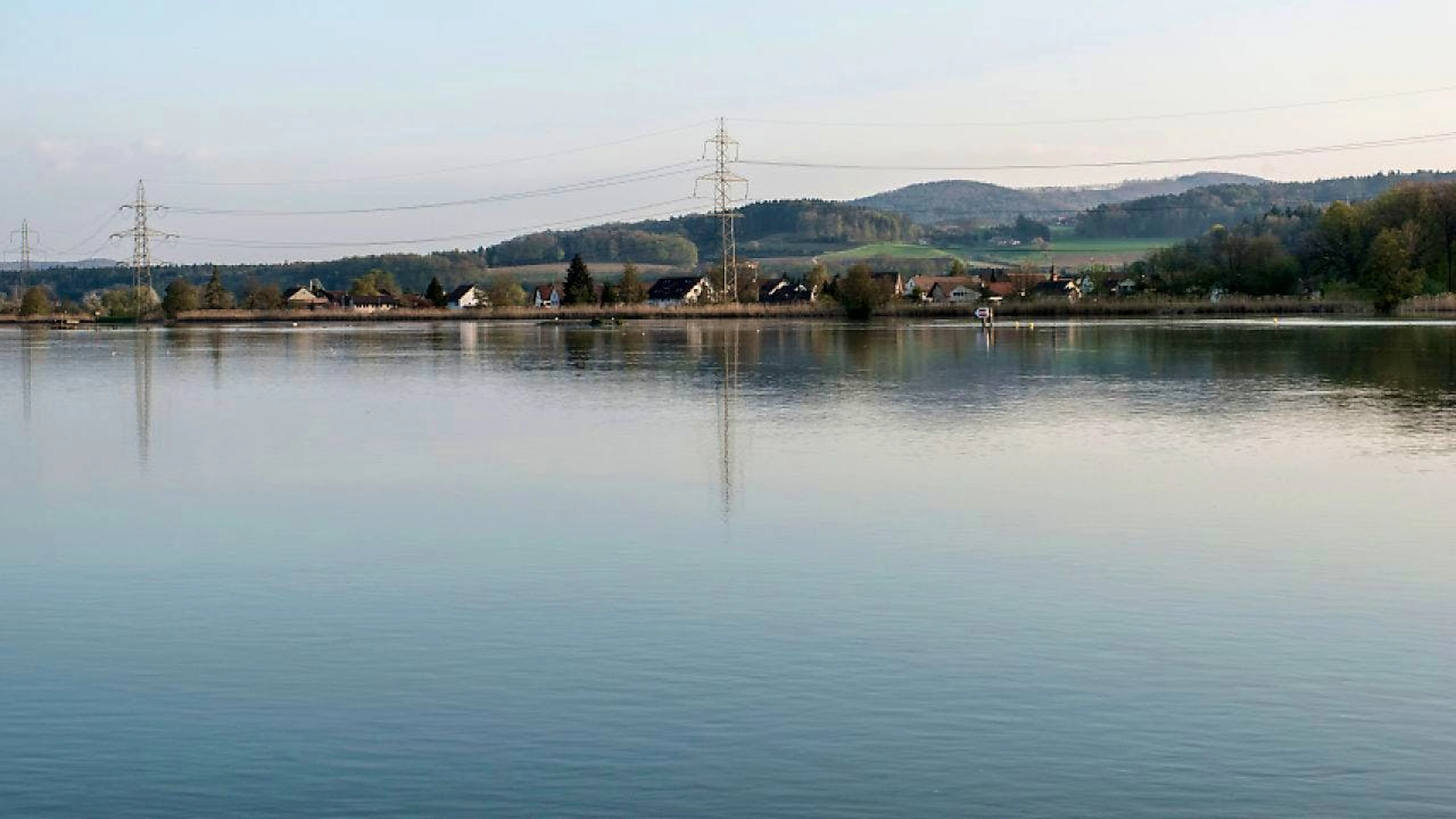 Der Kanton Aargau plant Massnahmen, um die Verlandung des Klingnauer Stausees im unteren Aaretal zu verhindern. (Archivbild)