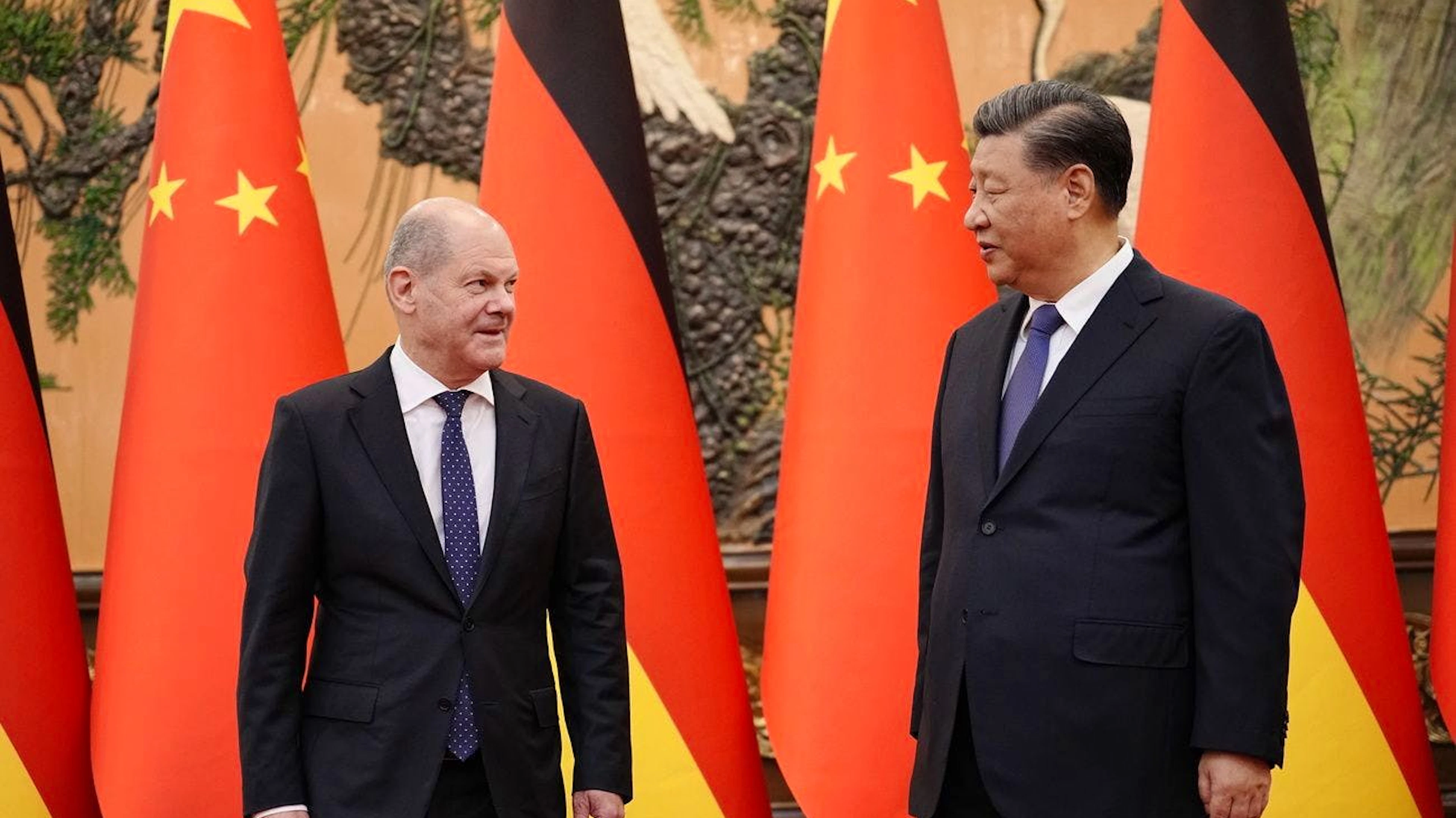 Lors d'une rencontre mardi avec Xi Jinping à Pékin, Olaf Scholz a déclaré selon ses services vouloir discuter avec lui de la manière de «contribuer davantage à une paix juste en Ukraine». (archives 2022)
