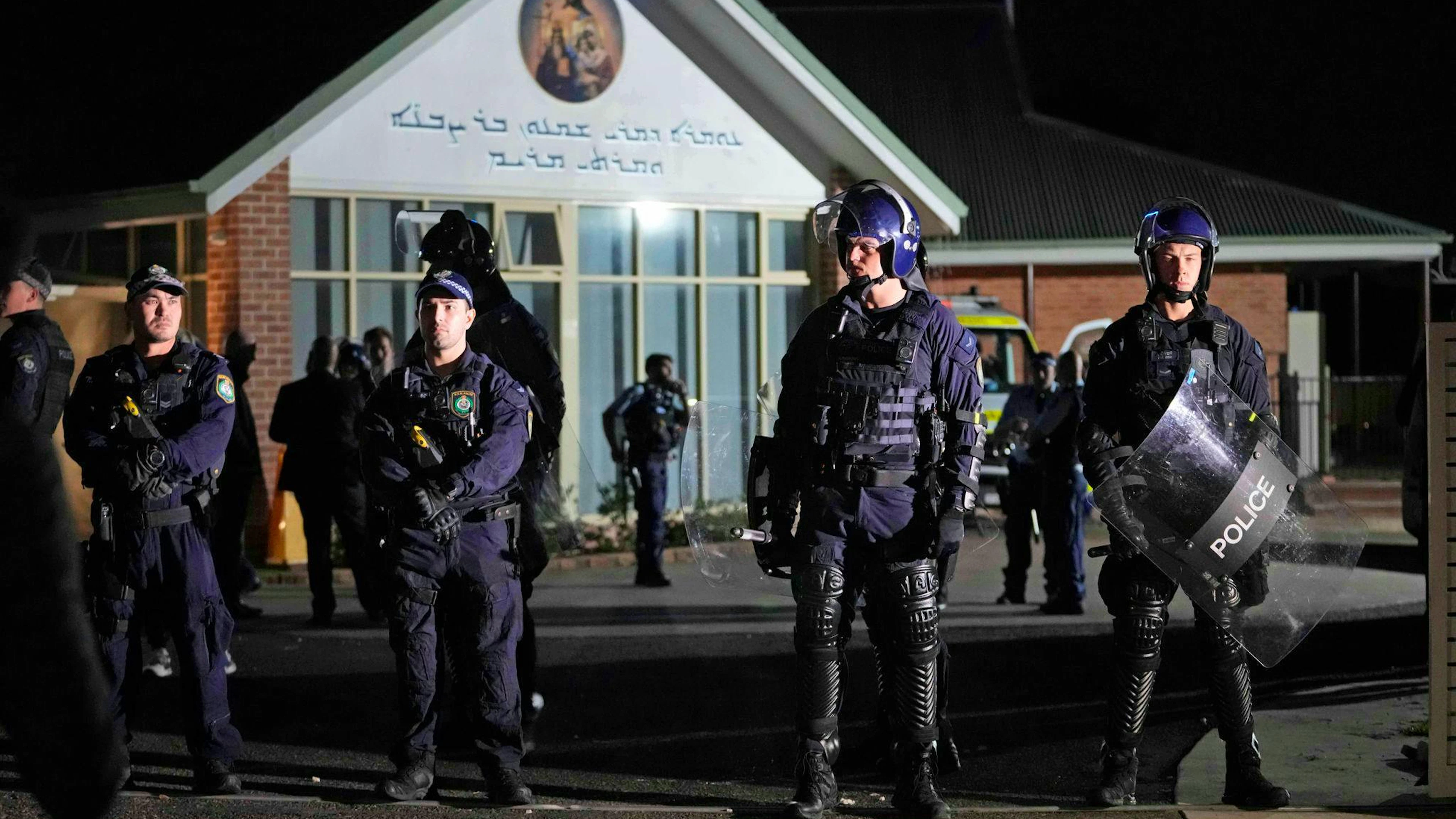 Vor einer orthodoxen assyrischen Kirche in Sydney spielten sich chaotische Szenen ab.