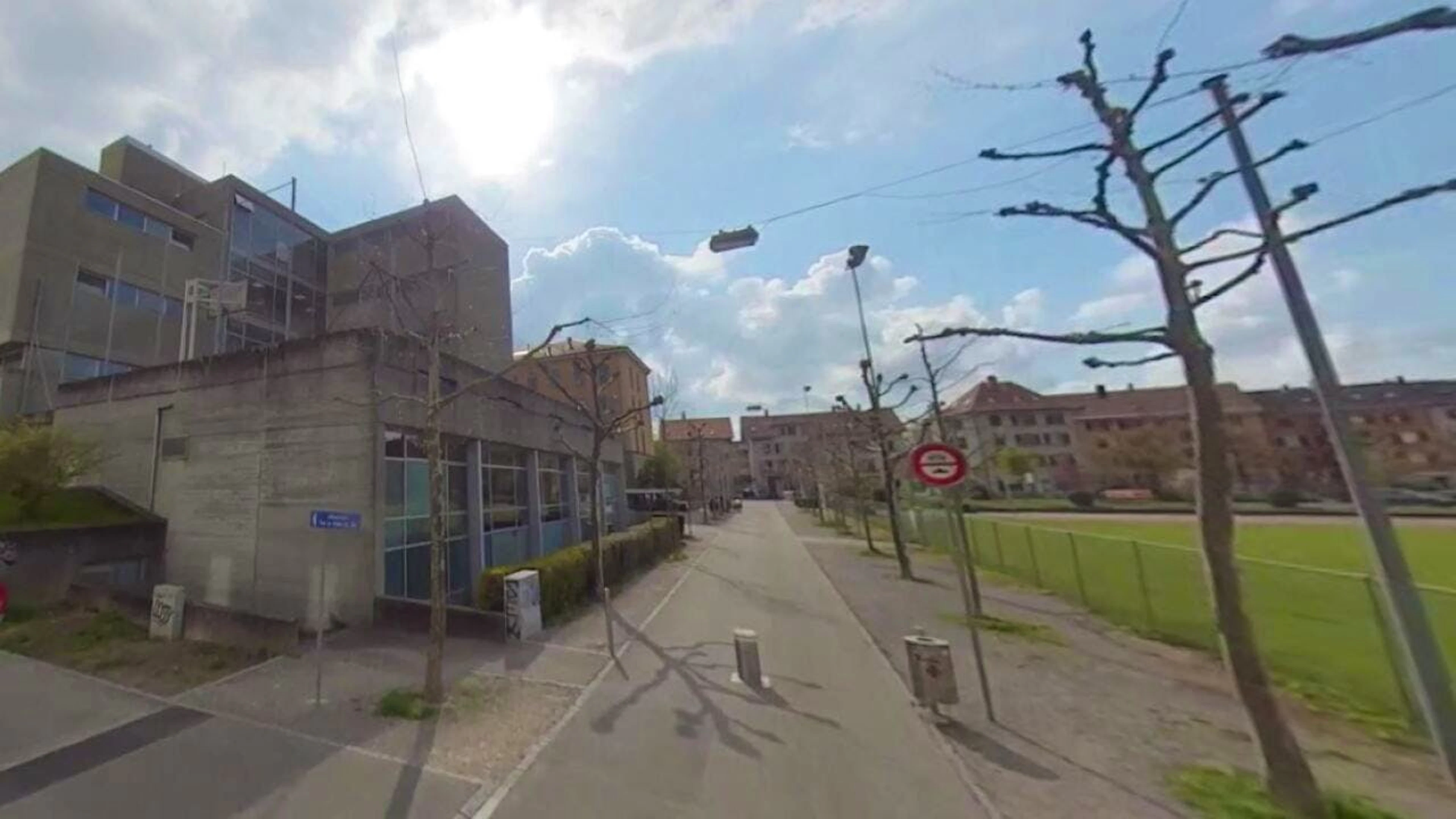 Die Schulanlage Platanes in Biel muss in einigen Jahren umfassend erneuert werden. Damit sie bis dahin genutzt werden kann, braucht es Sofortmassnahmen.
