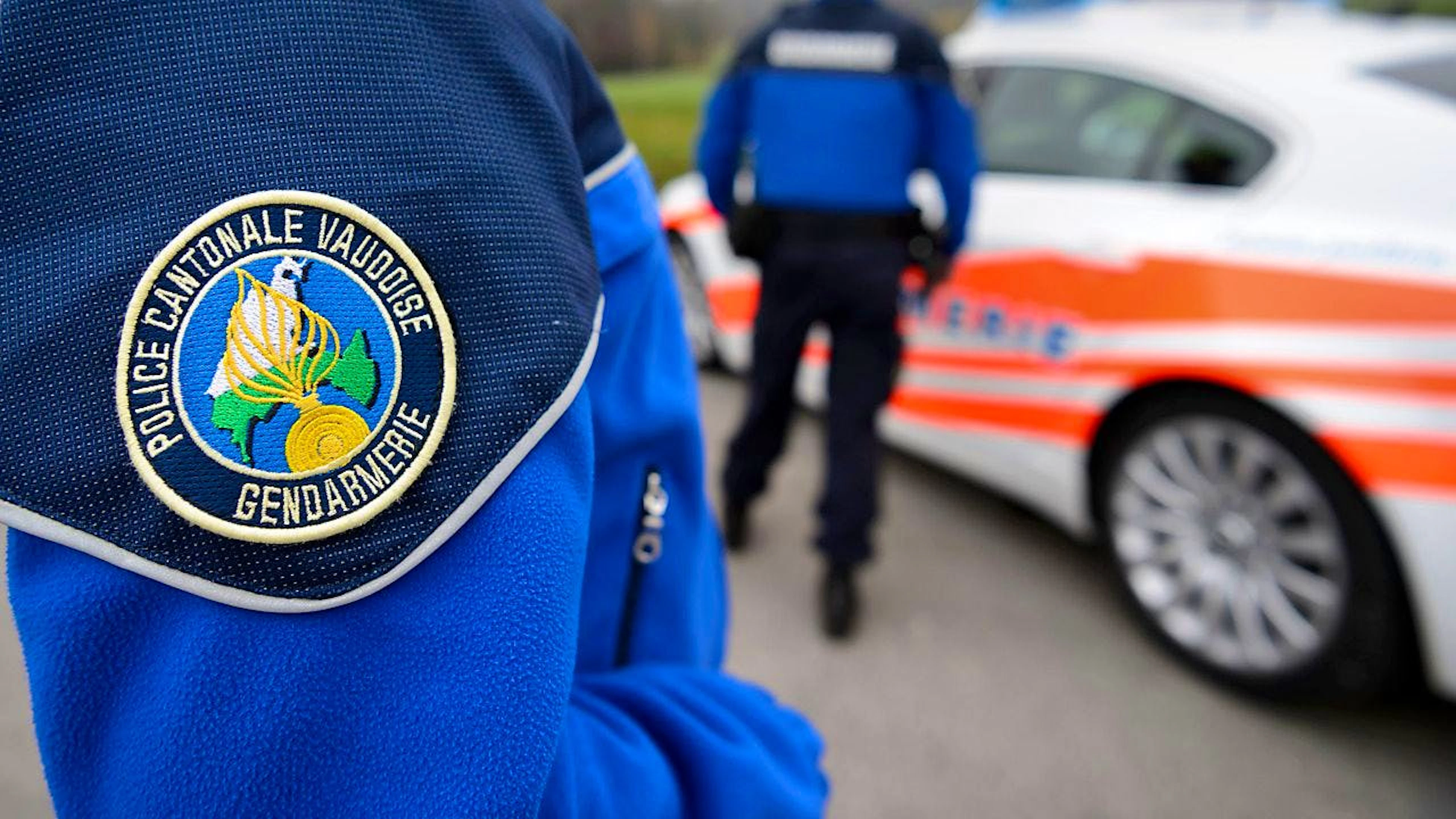 Dans le canton de Vaud, les polices cantonale et communales effectueront une quarantaine de contrôles en 2024 pour lutter contre les véhicules bruyants et non conformes (photo d'illustration).