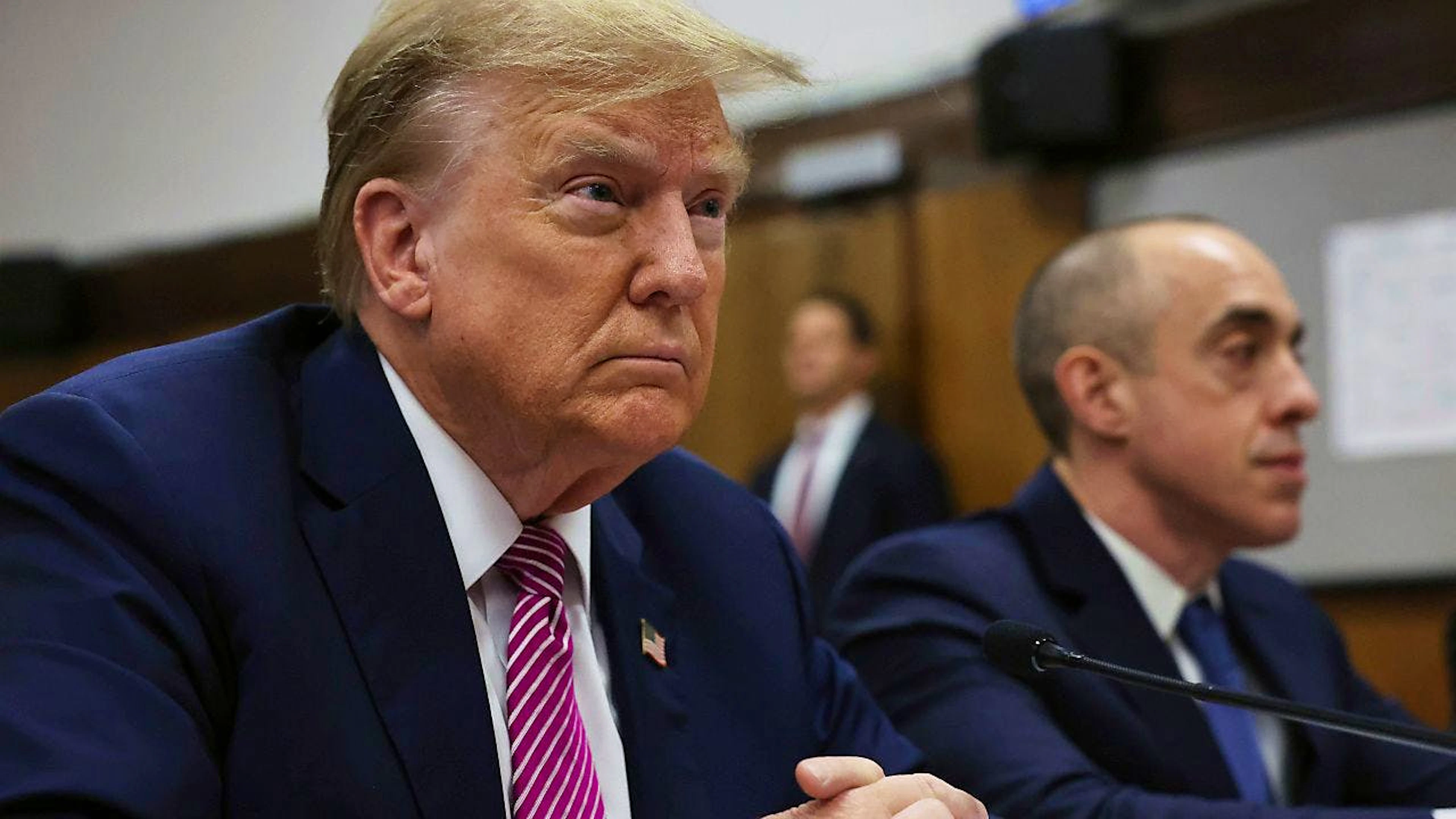Der ehemalige US-Präsident Donald Trump erscheint vor dem Strafgericht in Manhattan. Foto: Spencer Platt/POOL Getty Images/AP/dpa