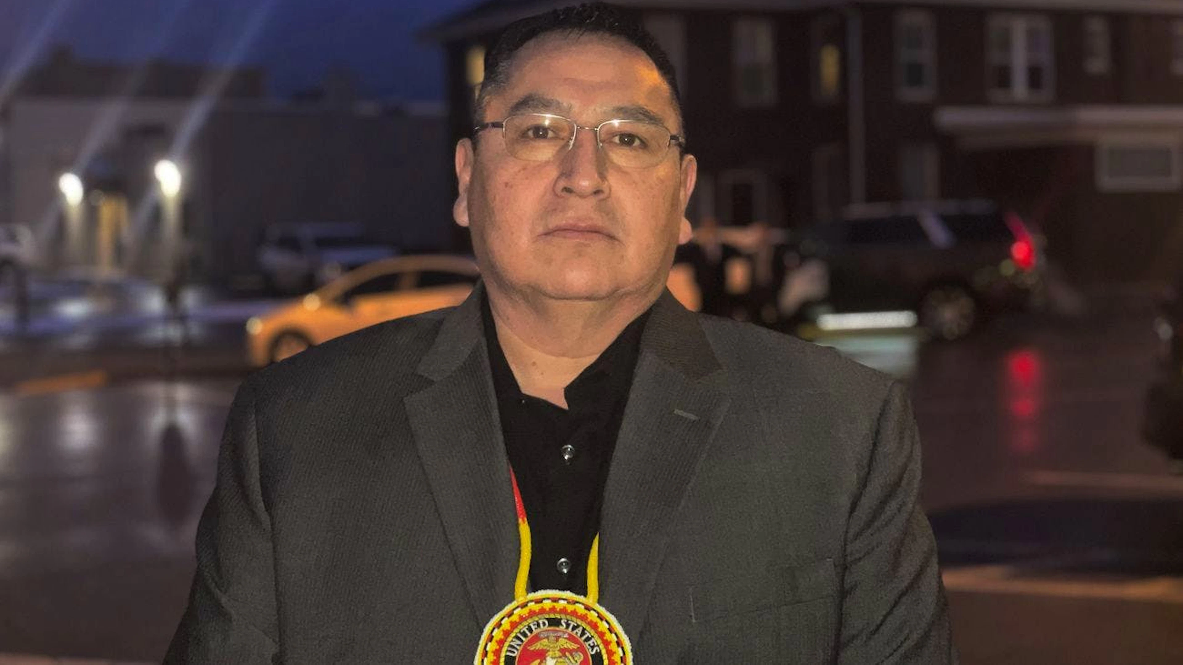 Frank Star ist der Häuptling der Oglala Sioux: Er fordert von Kristi Noem eine Entschuldigung.