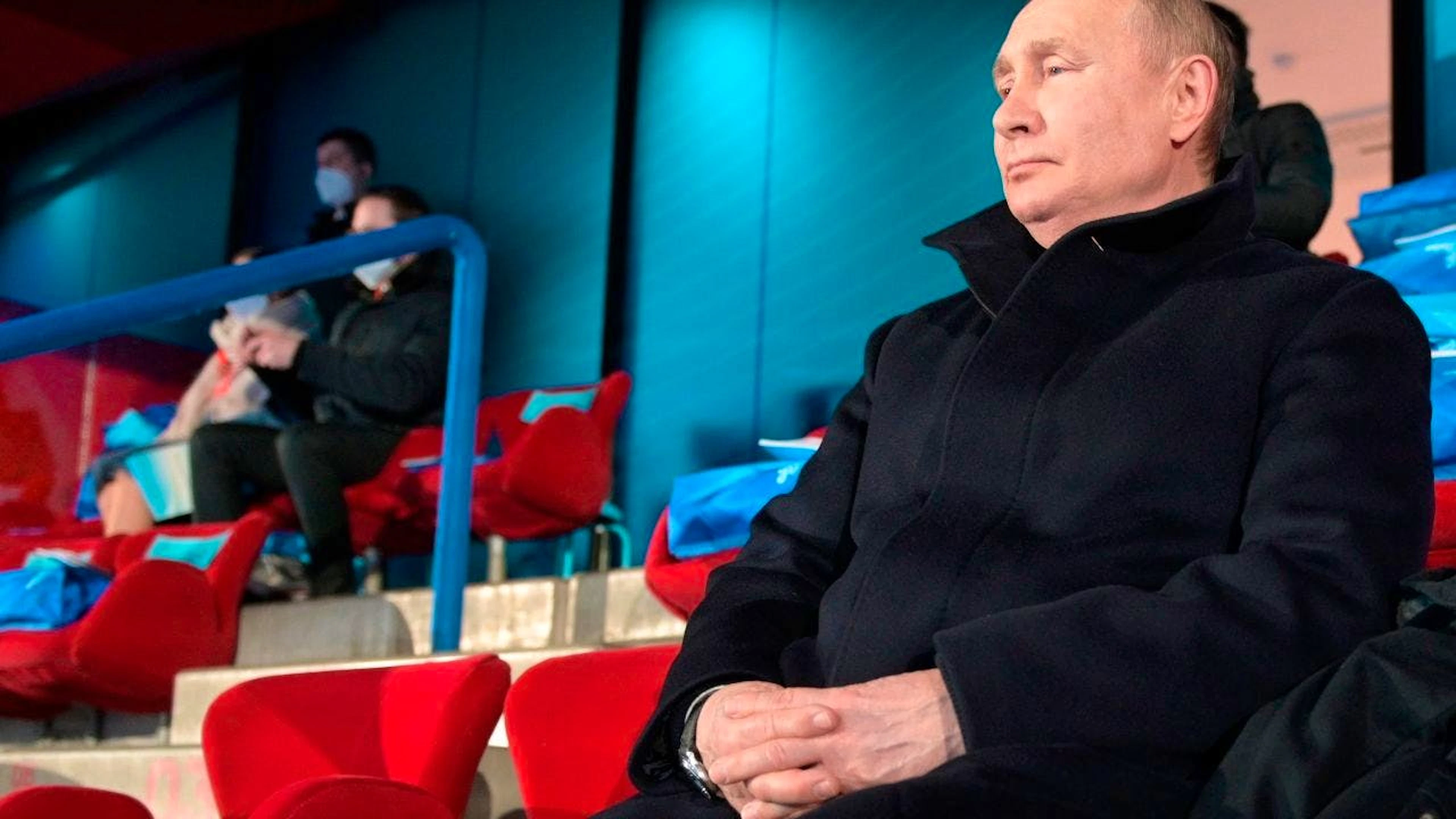 ARCHIV - Der russische Präsident Wladimir Putin verfolgt die Eröffnungsfeier der Olympischen Spiele in Peking 2022. Foto: Alexei Druzhinin/AP/dpa