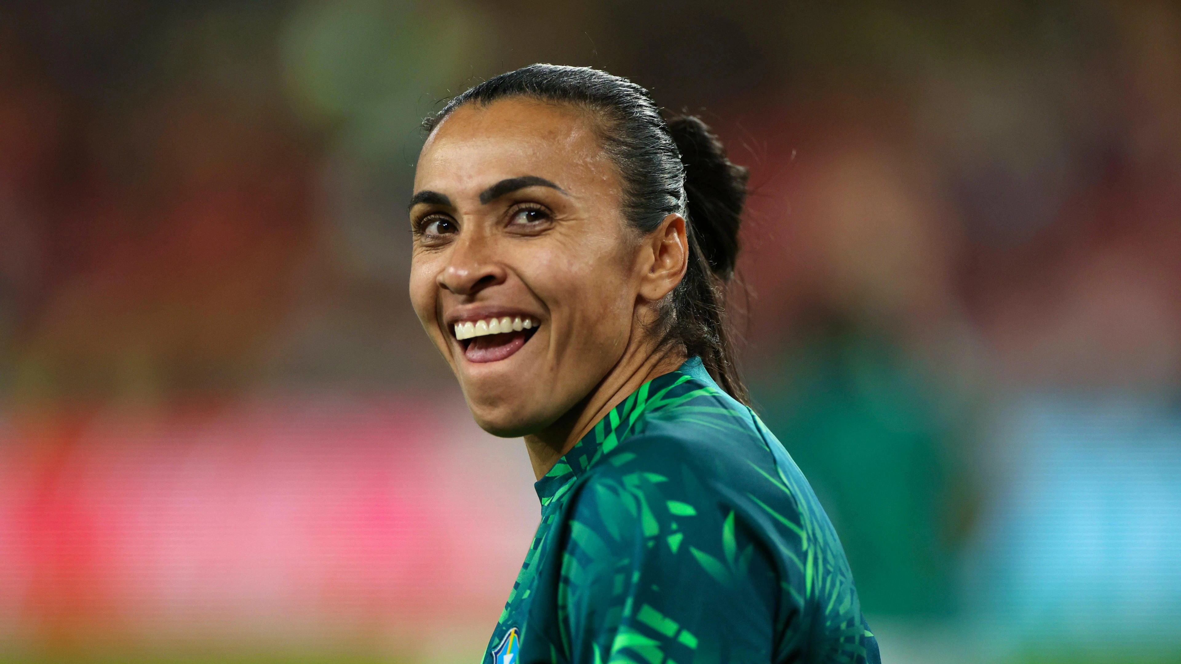 Marta hört auf.