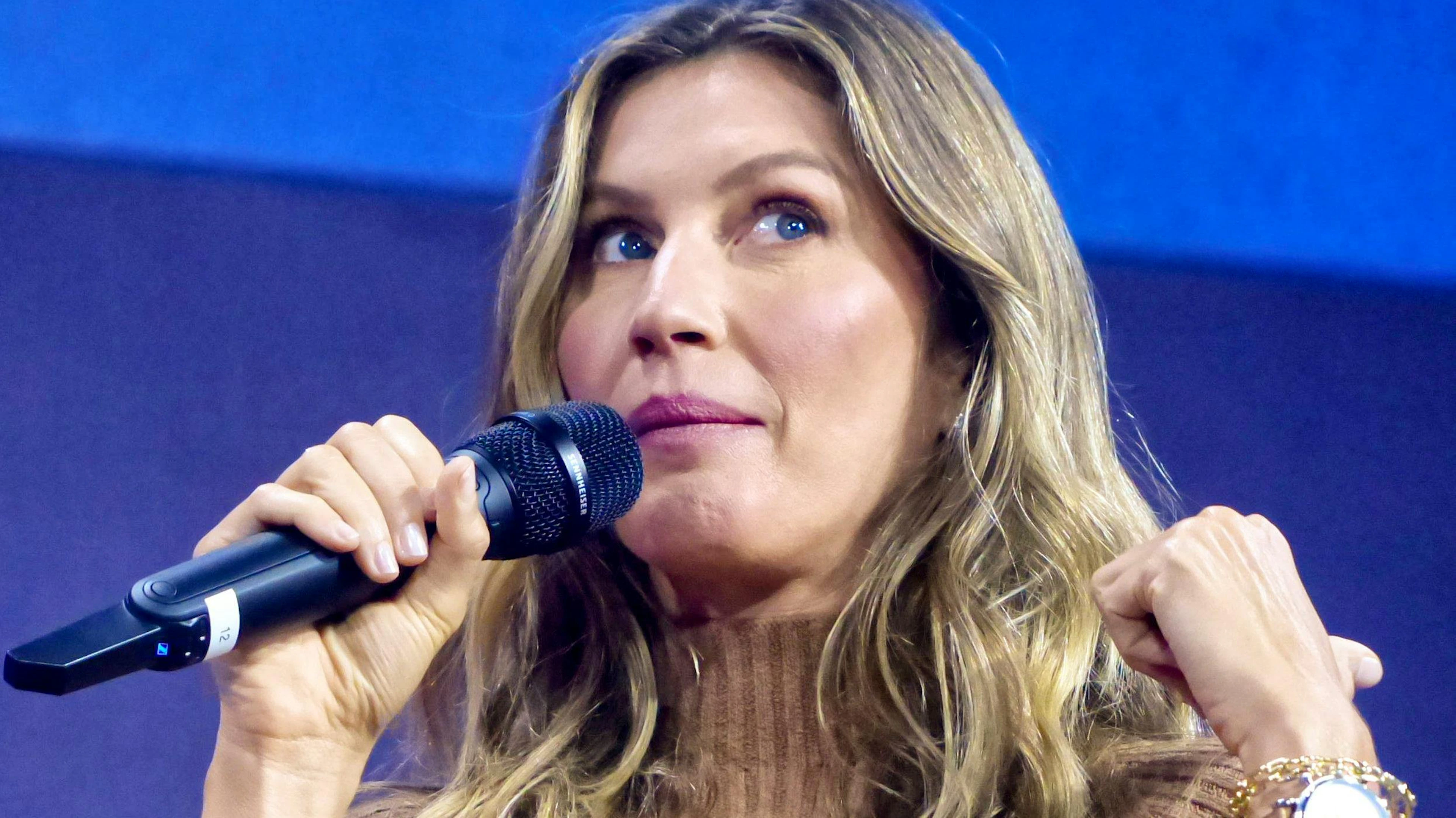 Gisele Bündchen a pleuré devant un policier qui l’a fait s’arrêter sur une route du comté de Miami-Dade.