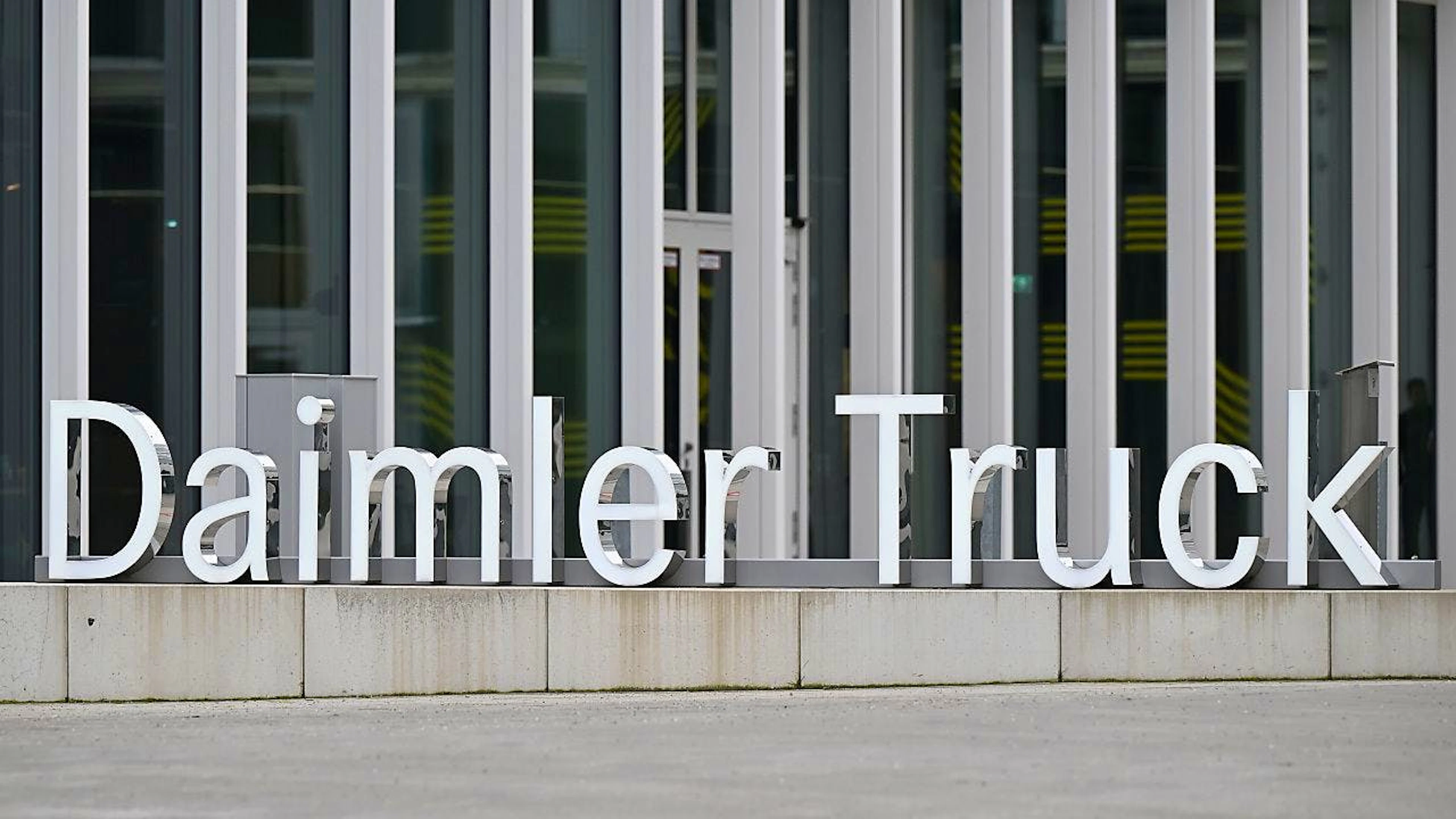 Bei Daimler Truck in North Carolina sollte ohne eine Einigung am Samstag ein Streik beginnen. (Archivbild)