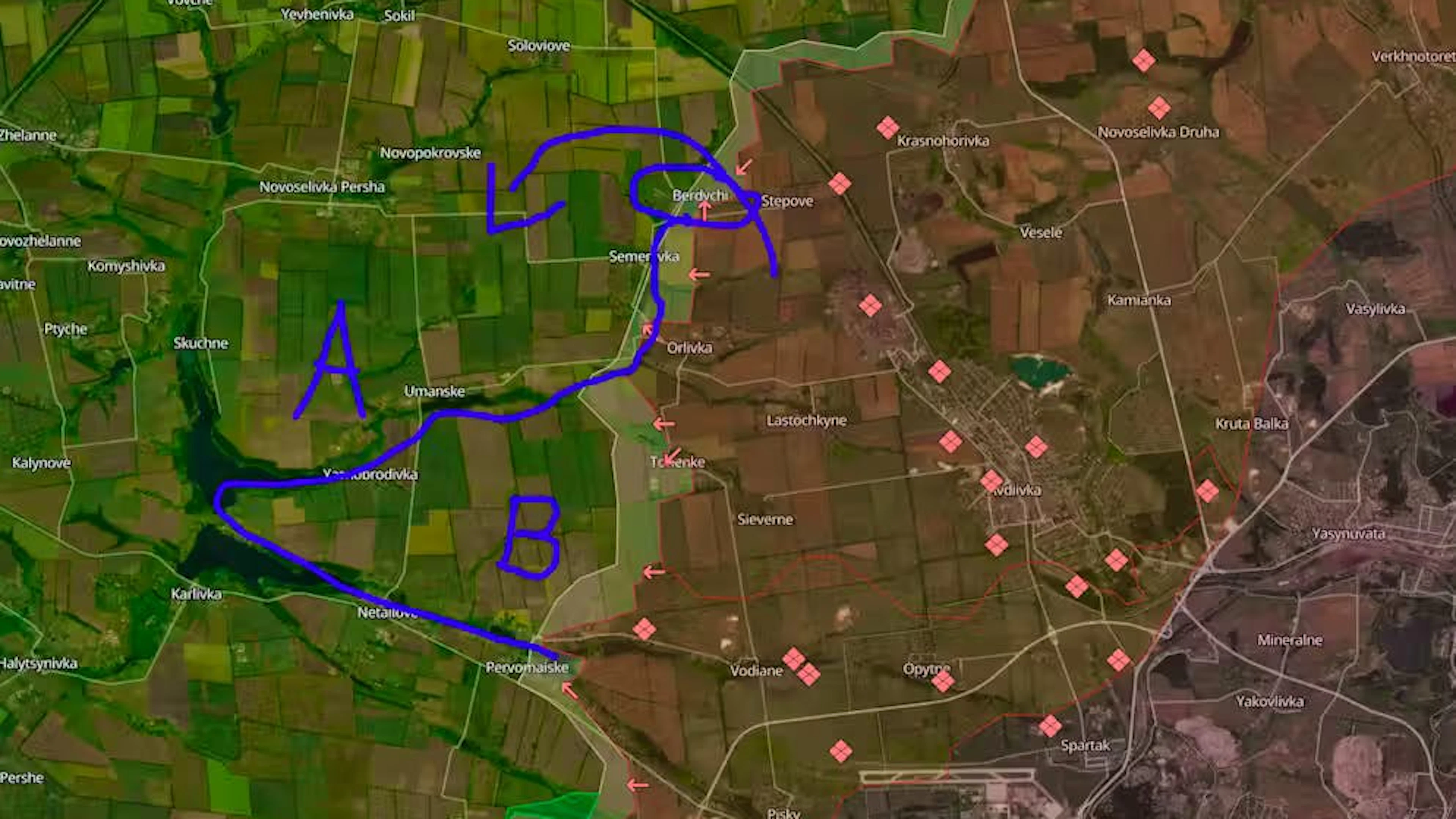 Promemoria: dopo la caduta di Avdiivka, l'esercito russo continua ad avanzare verso ovest (B), ma una nuova linea di difesa ucraina, che si trova dietro campi aperti e sopraelevata dietro uno specchio d'acqua, lo rallenta. I tentativi di passare dietro la linea (A) attraverso il villaggio di Berdychi (cerchio) sono finora falliti.