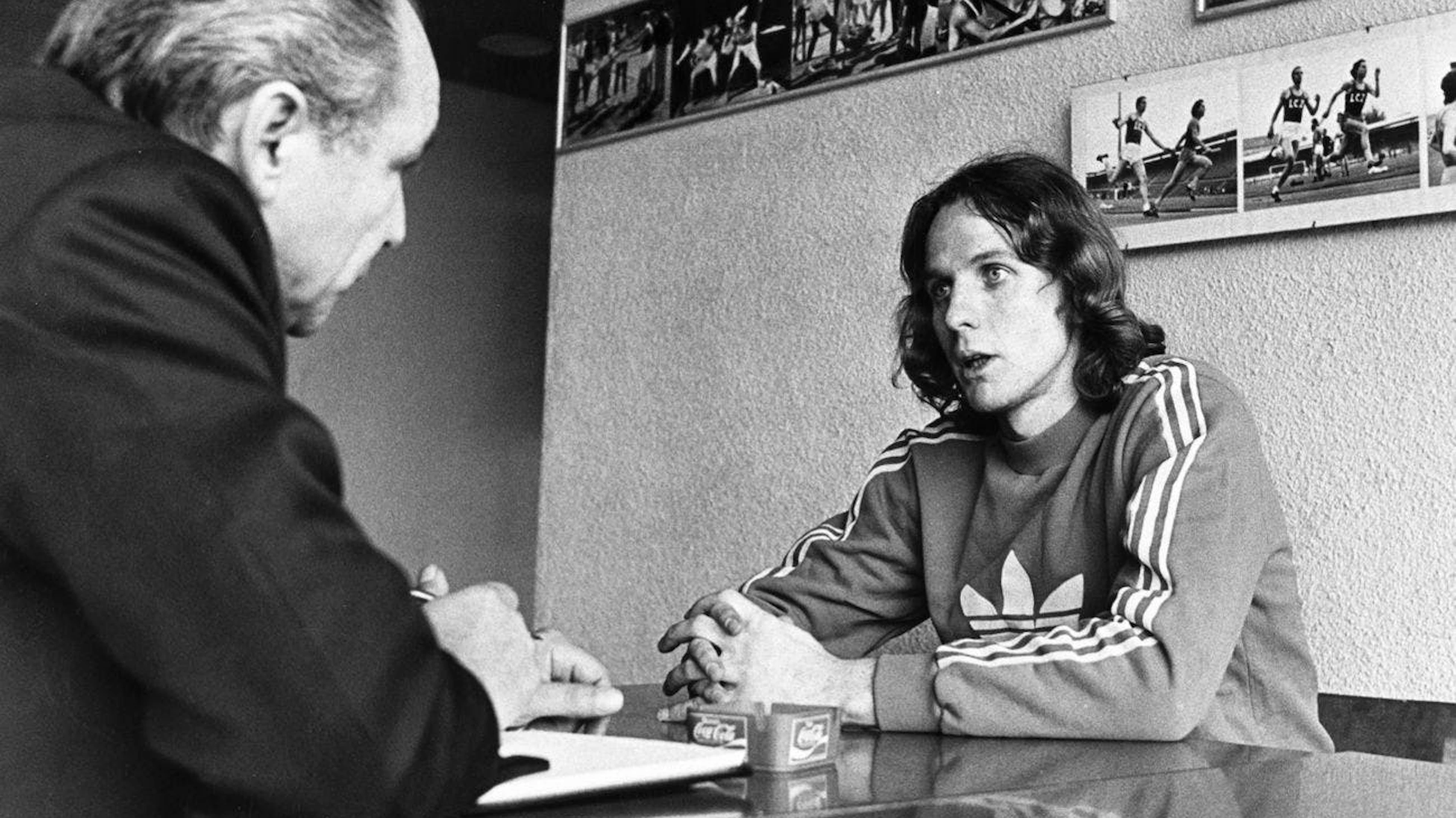 René Botteron 1982 bei Verhandlungsgesprächen mit seinem damaligen Verein Standard Lüttich. 