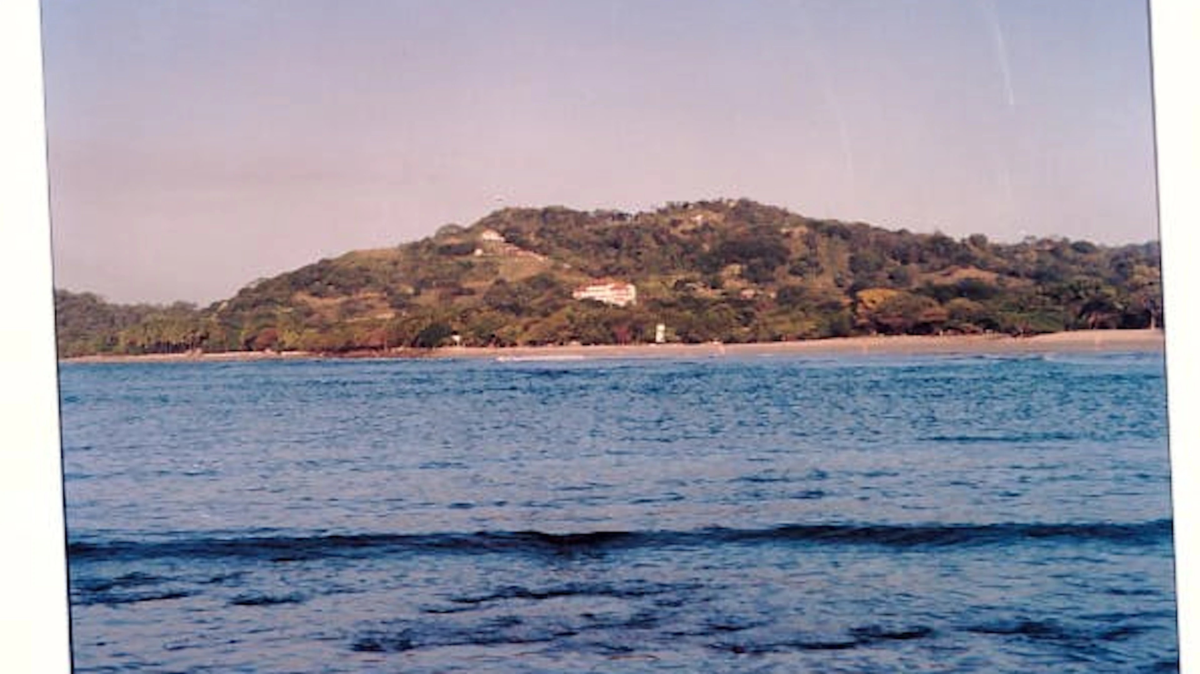 Seither lebt der Lehrer in Tamarindo, wo er zusammen mit seiner Frau eine Spanischschule führt. Damals sei der beliebte Touristenort noch ein kleines «Fischerörtle» gewesen.&nbsp;