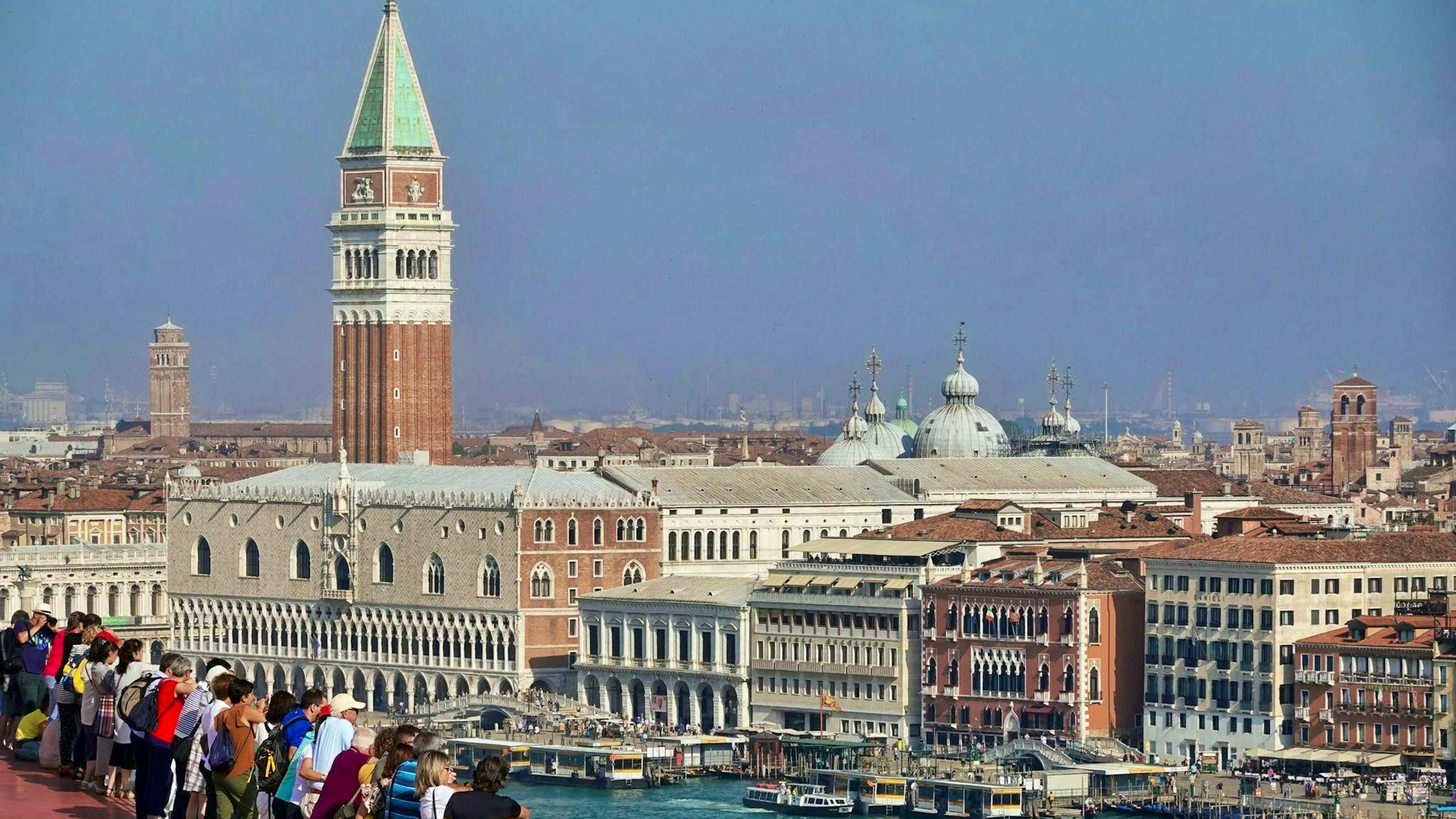C'est en Italie que le camping est le plus cher. Avec 39,24 euros par nuit, notre pays voisin se place en tête du comparatif des prix.