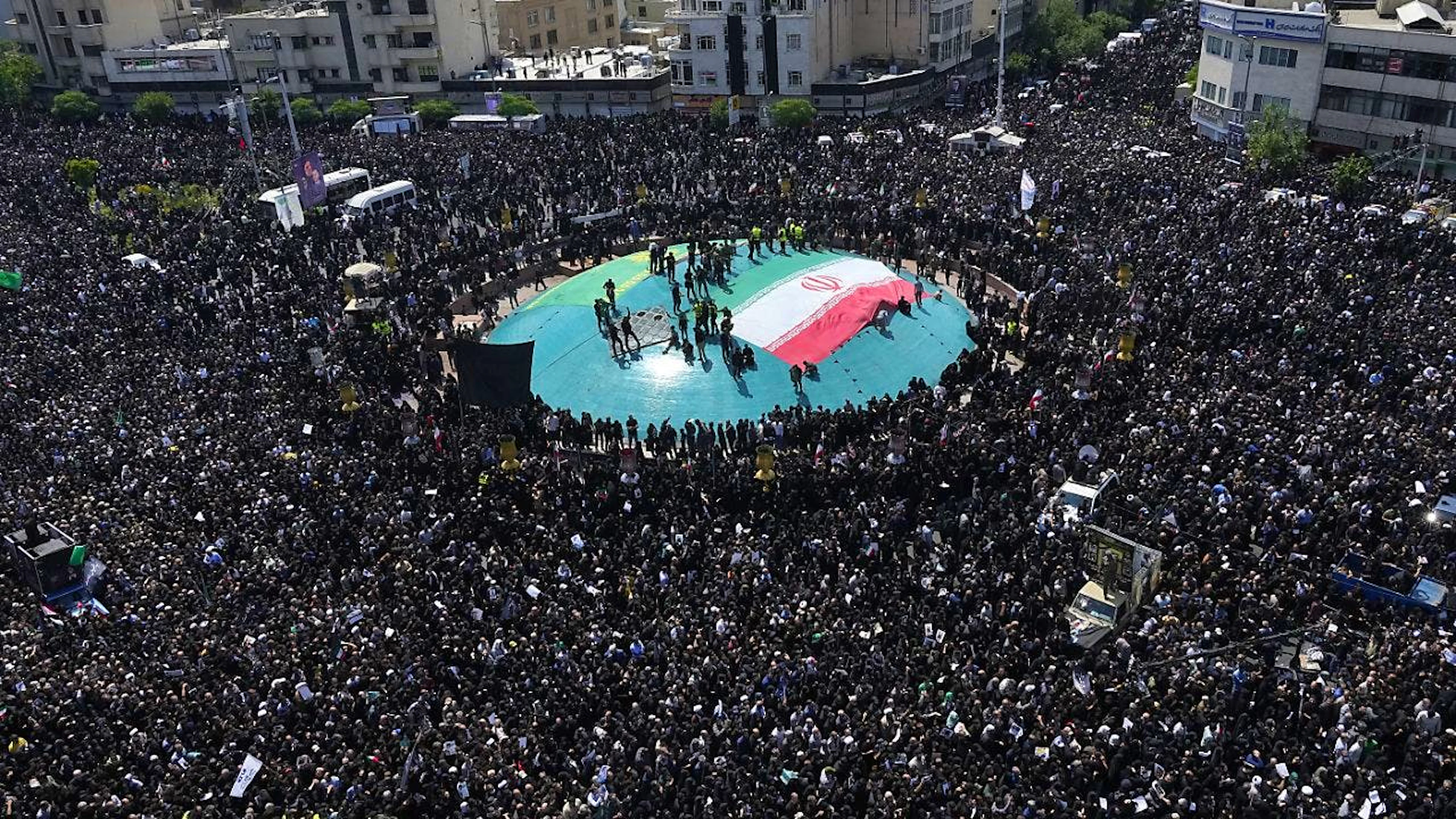 La cerimonia commemorativa per Ebrahim Raisi in corso a Tehran