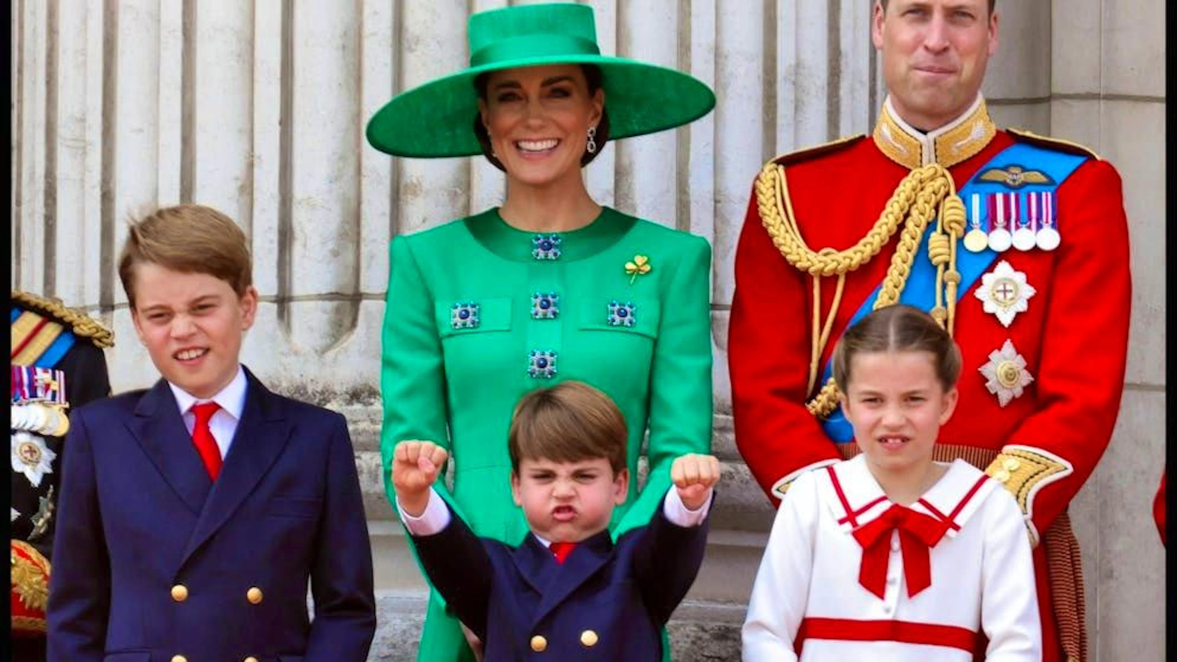 Londra, Regno Unito. Il passaggio del testimone. Re Carlo III assiste al Trooping the Colour, noto anche come The King's Birthday Parade.