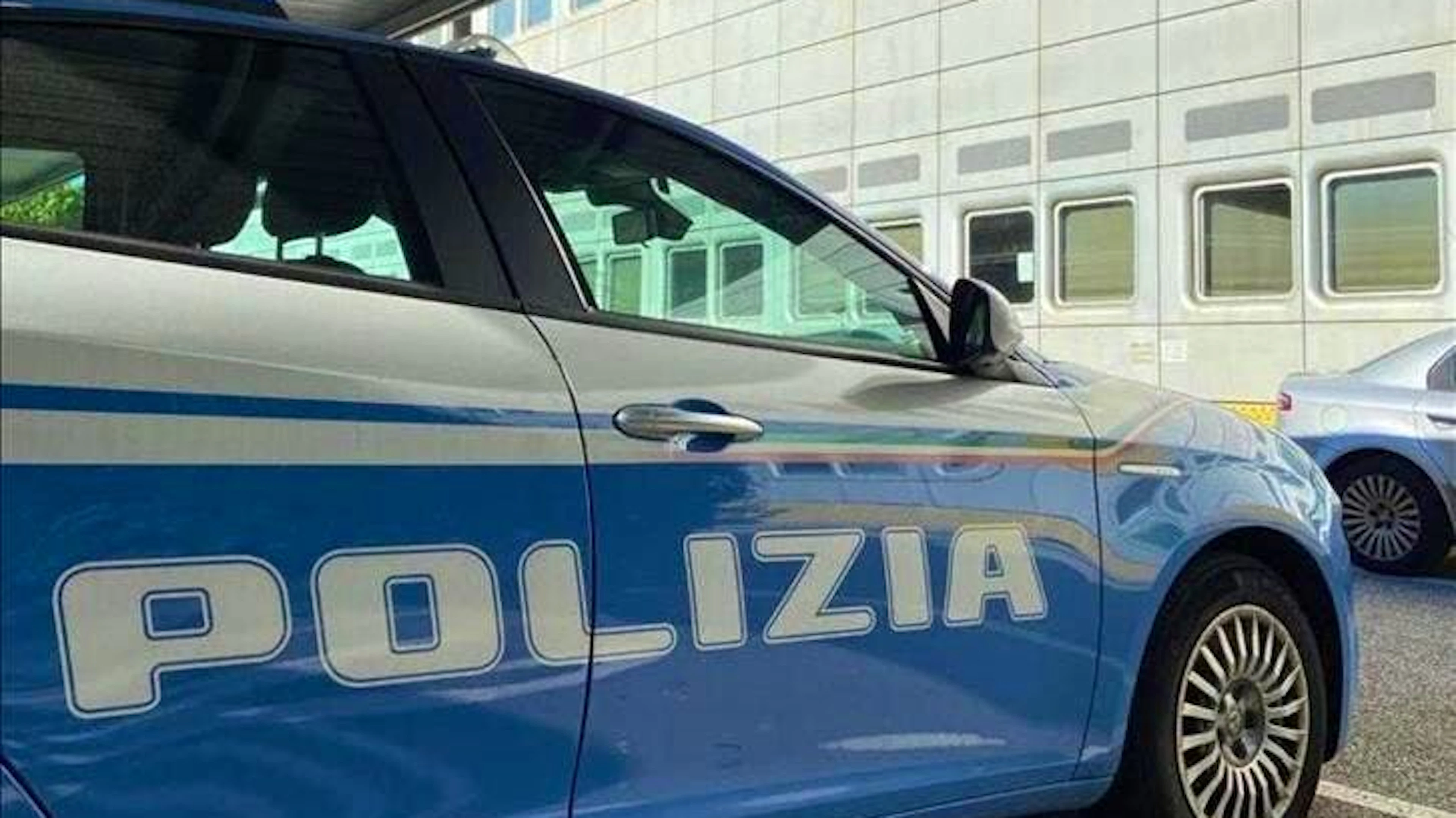 Un uomo di origini tunisine, residente in Svizzera, è stato arrestato a Como per lesioni gravi 