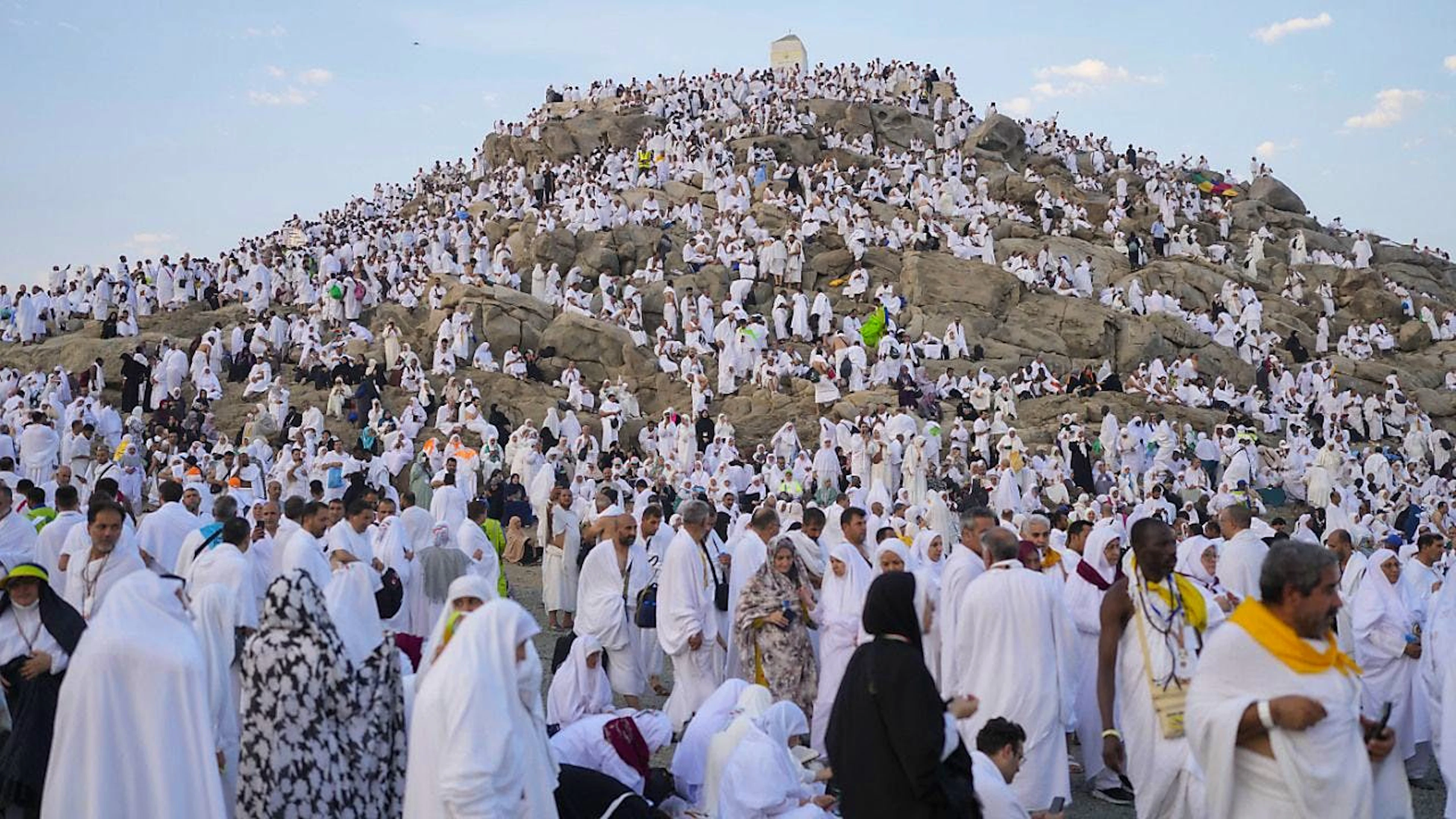 Oltre 1,5 milioni di fedeli musulmani sul Monte Arafat