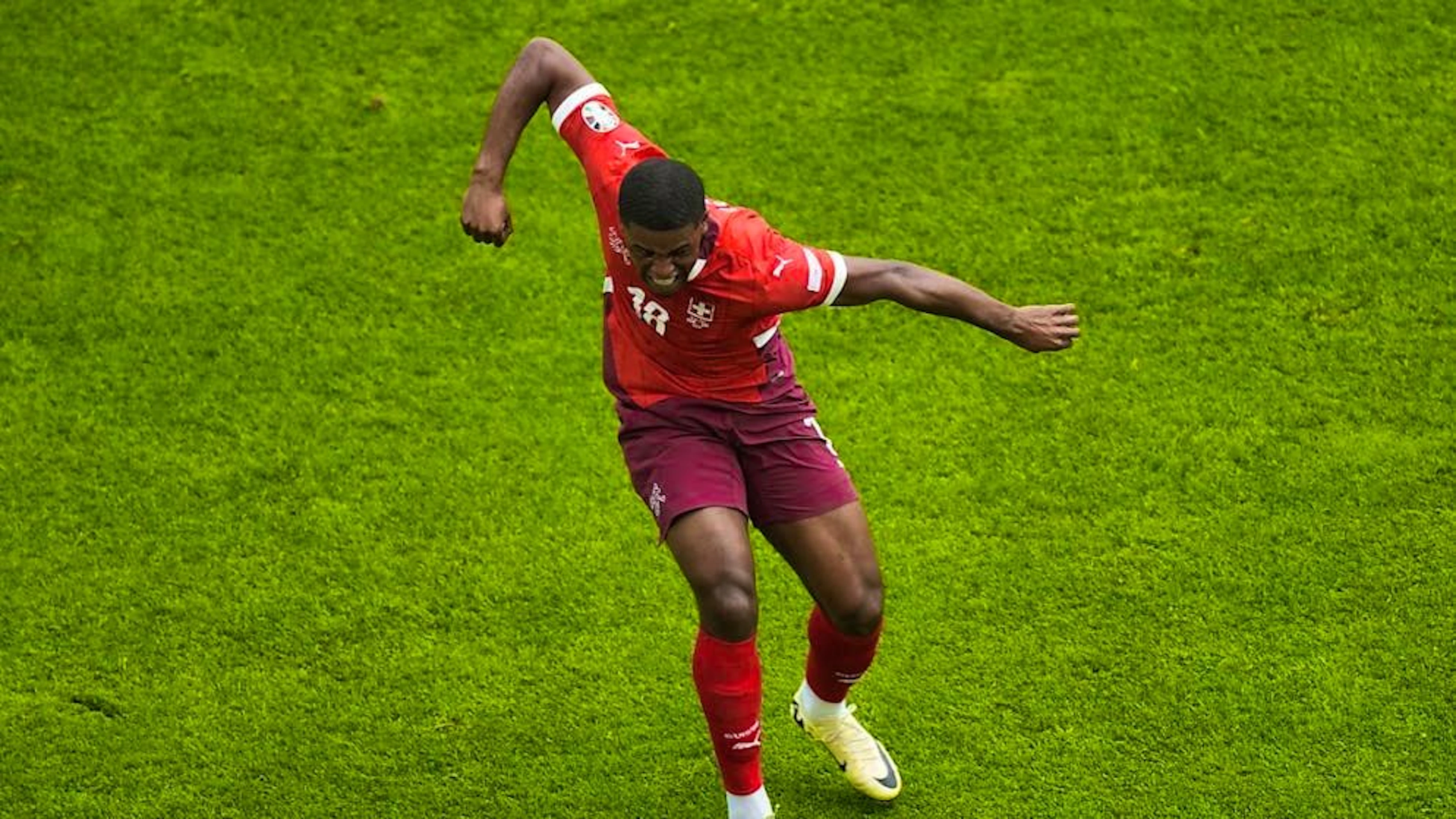 Kwadwo Duah vive un'esplosione emotiva quando segna contro l'Ungheria.